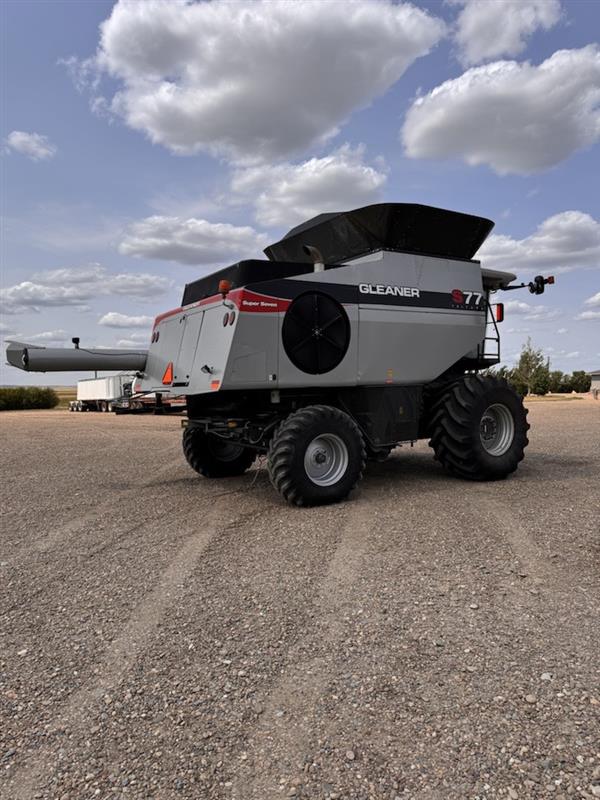 2012 Gleaner S77 Combine