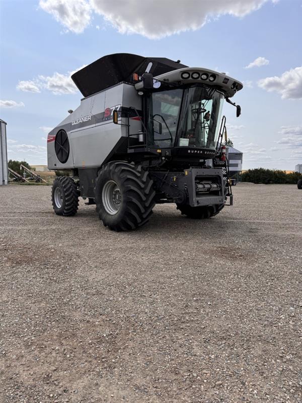 2012 Gleaner S77 Combine