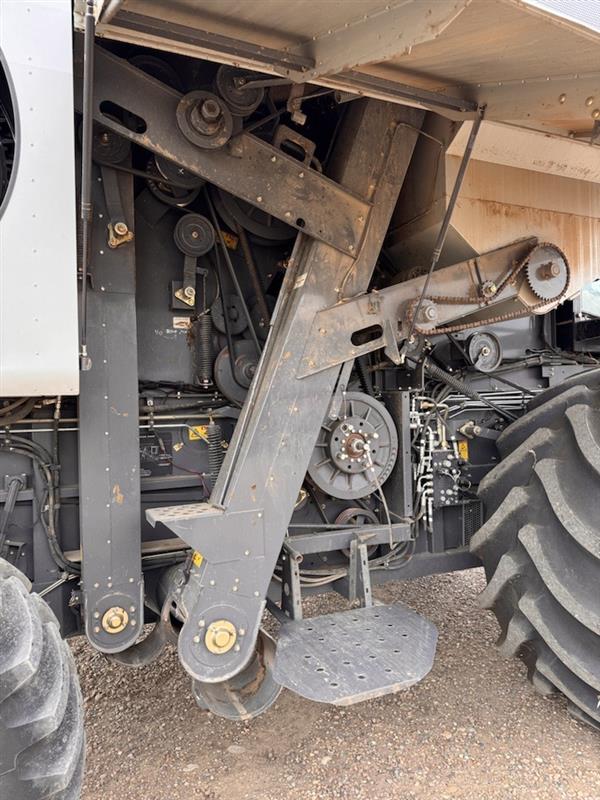 2012 Gleaner S77 Combine