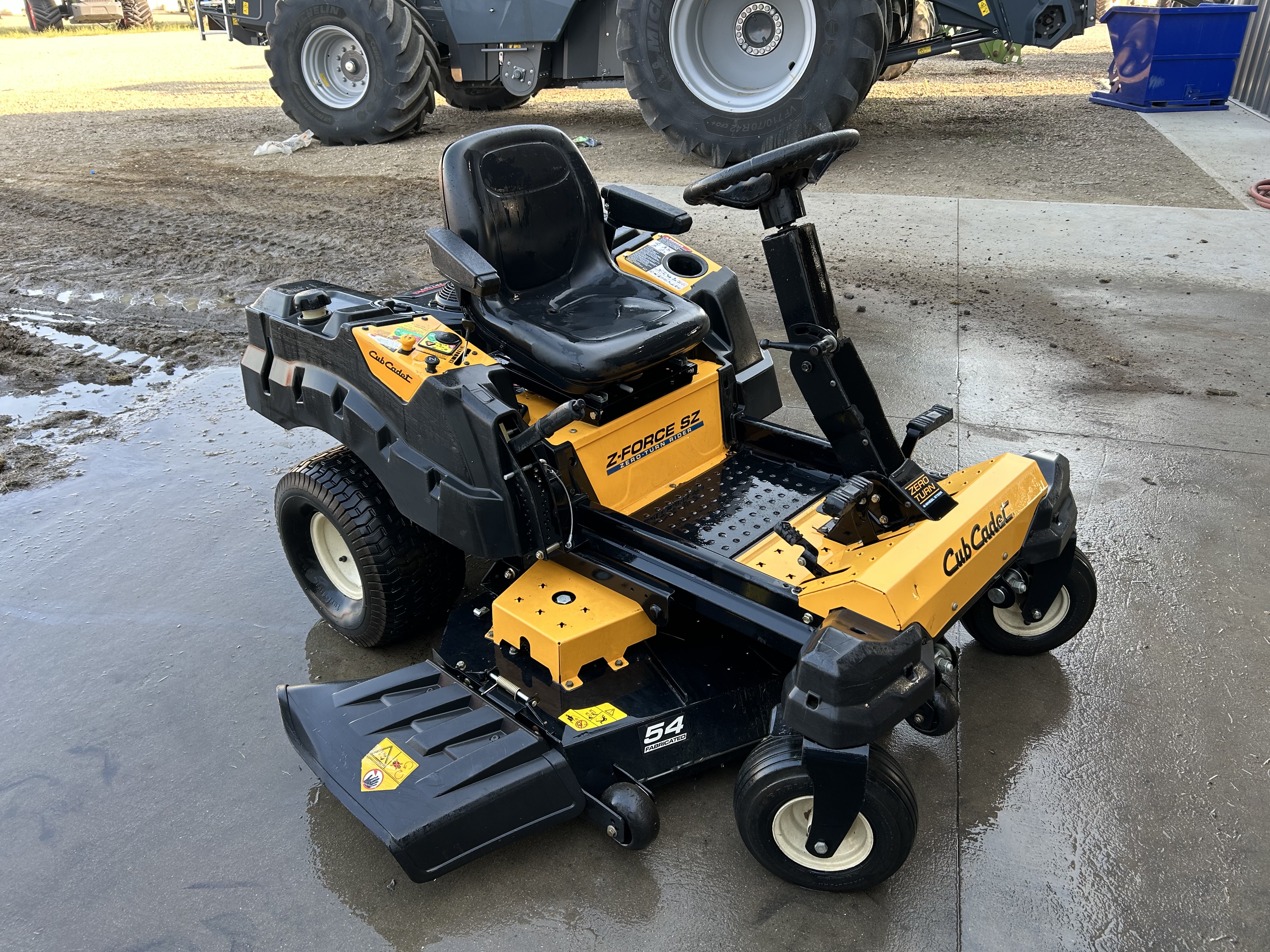 2017 Cub Cadet ZF SZ54 KH Mower/Zero Turn