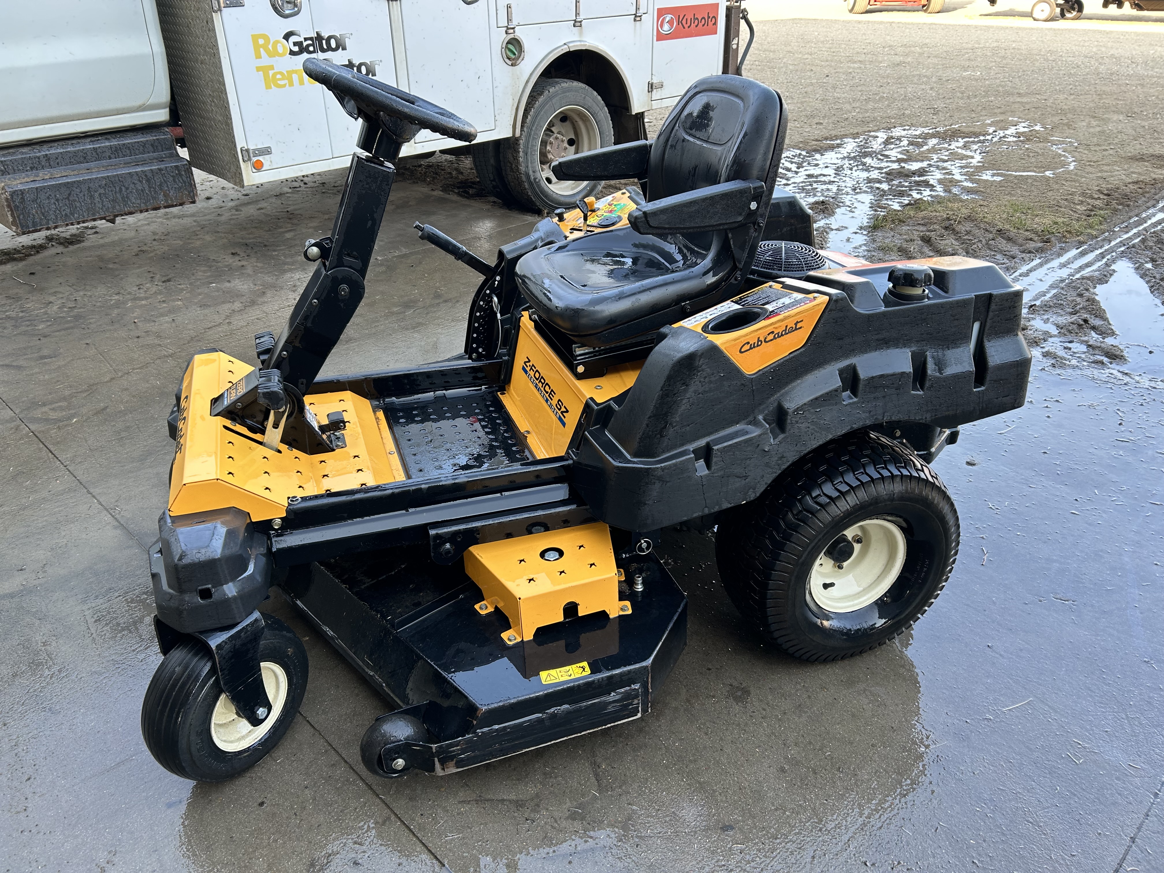 2017 Cub Cadet ZF SZ54 KH Mower/Zero Turn