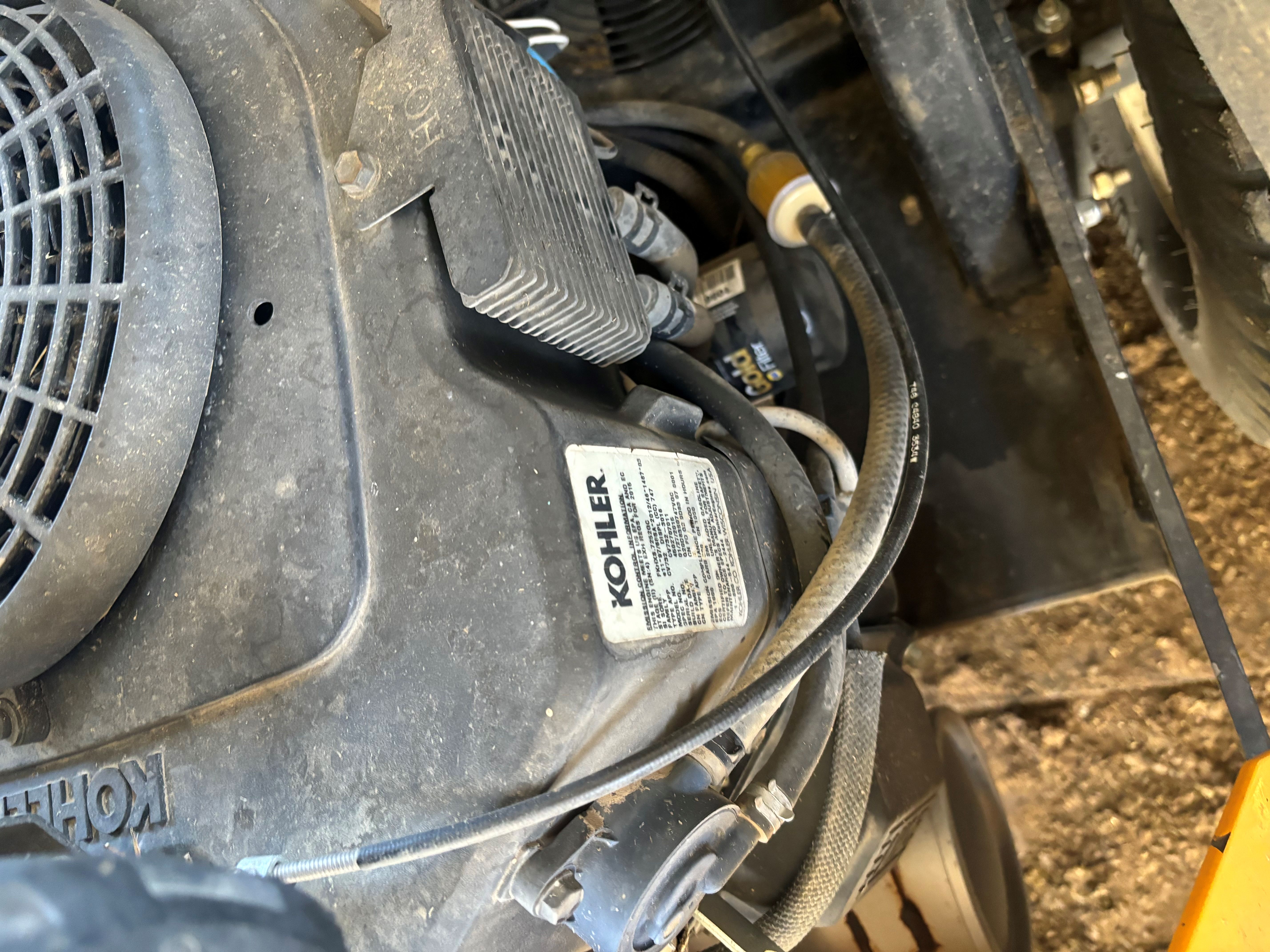 2015 Cub Cadet Tank S60 Mower/Zero Turn