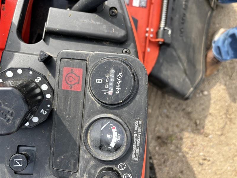 2022 Kubota ZG327 Mower/Zero Turn