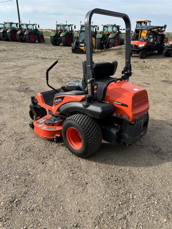 2022 Kubota ZG327 Mower/Zero Turn