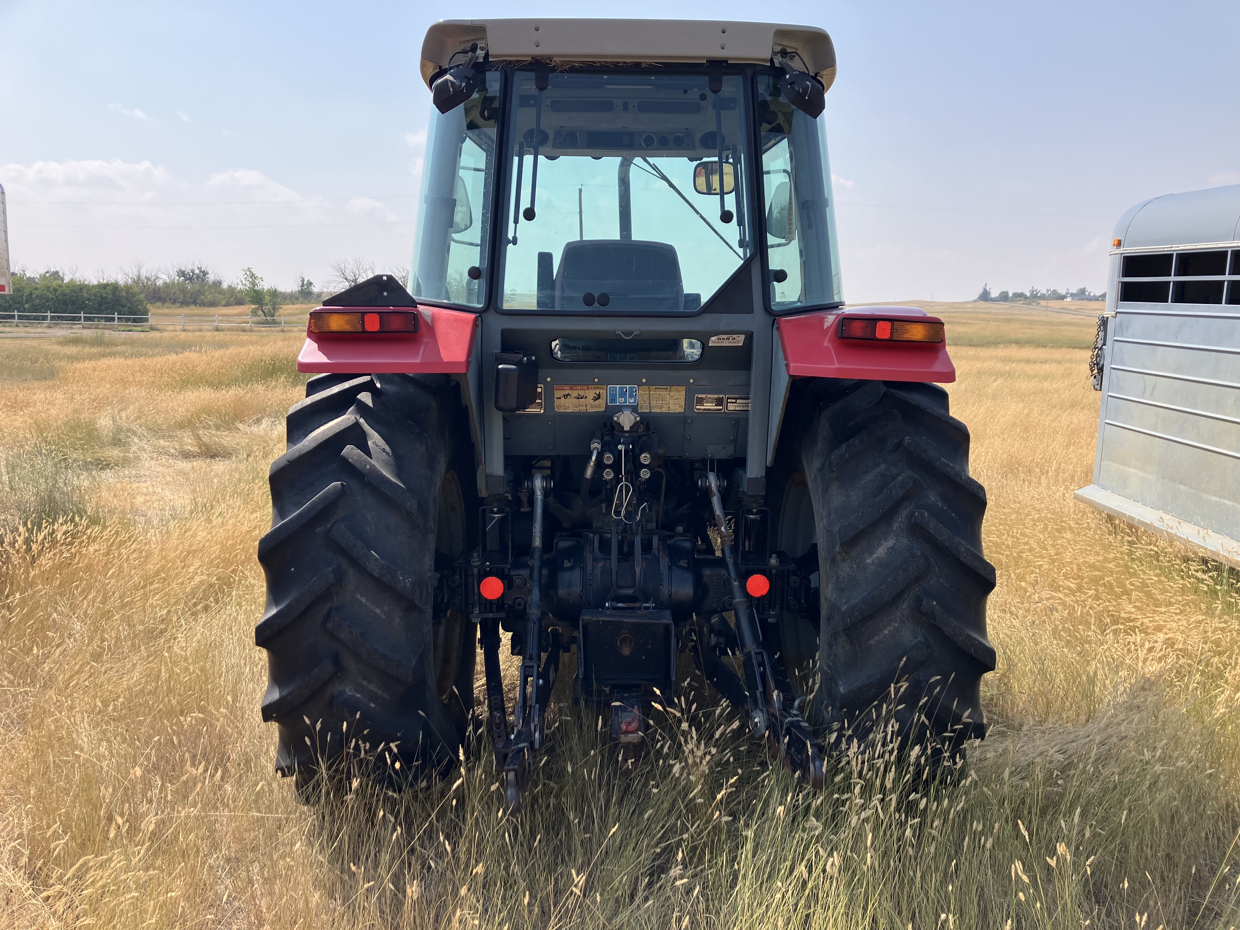 1997 Massey Ferguson 4243 Tractor