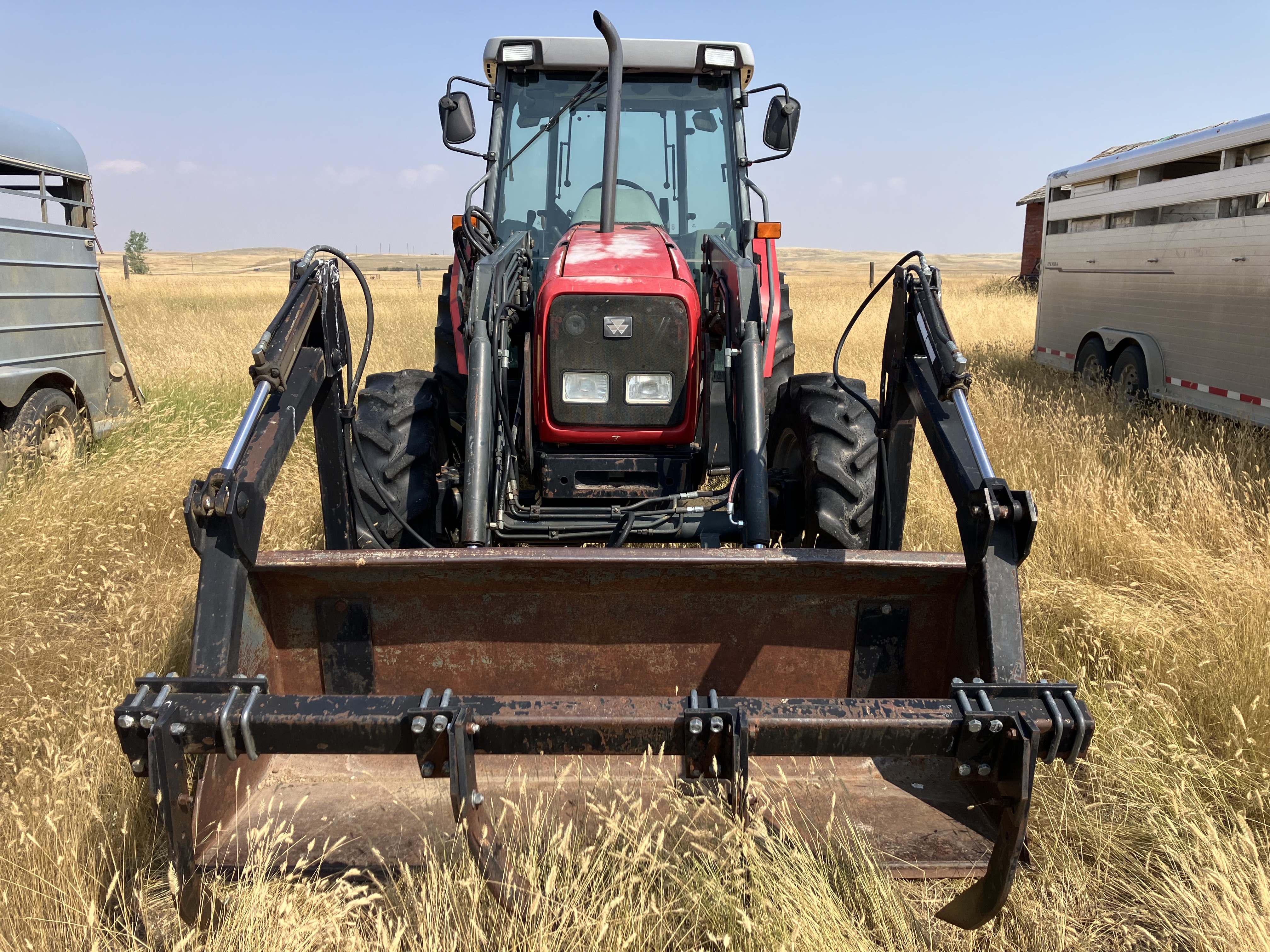 1997 Massey Ferguson 4243 Tractor