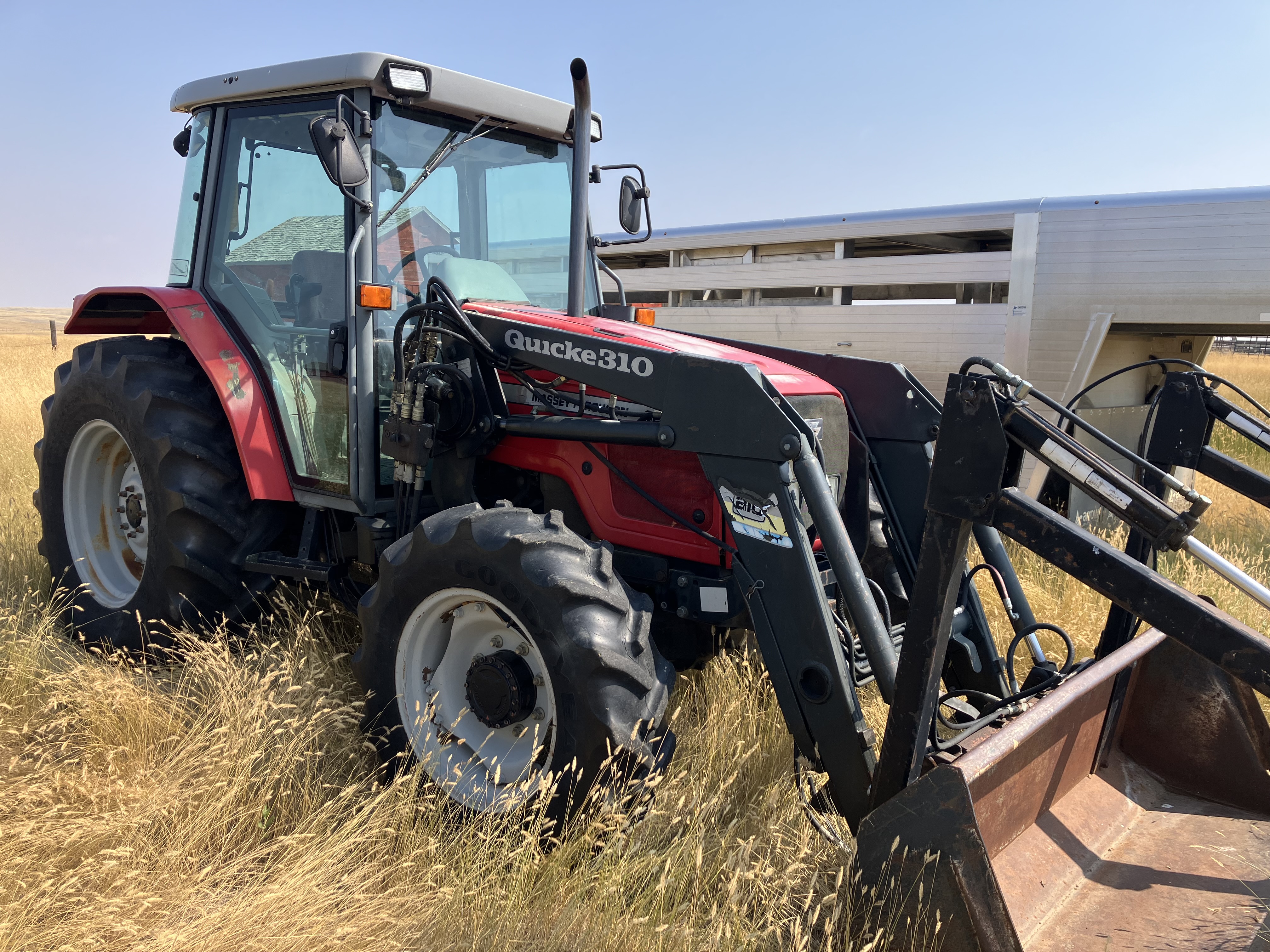 1997 Massey Ferguson 4243 Tractor