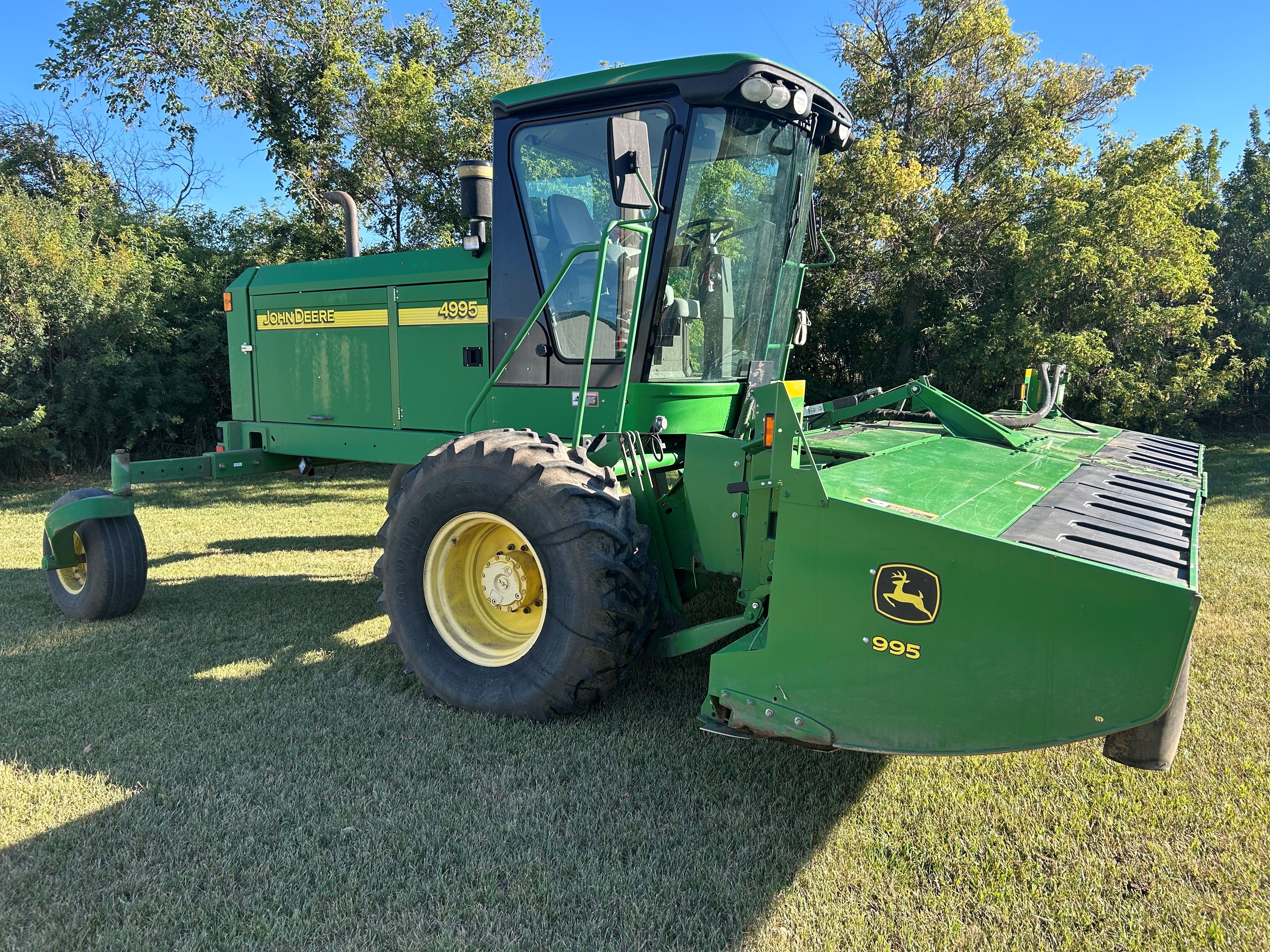 2007 John Deere 4995 Windrower