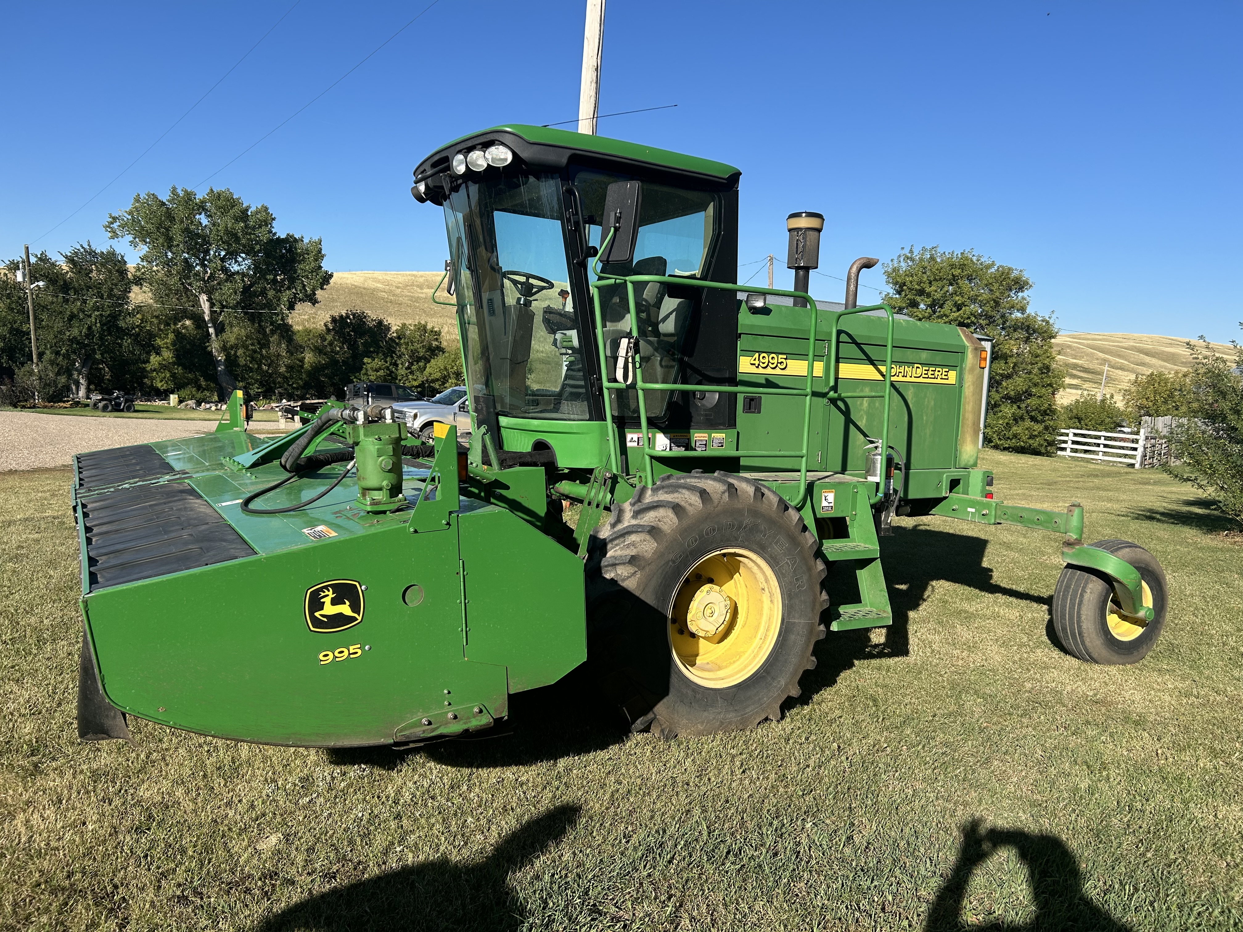 2007 John Deere 4995 Windrower