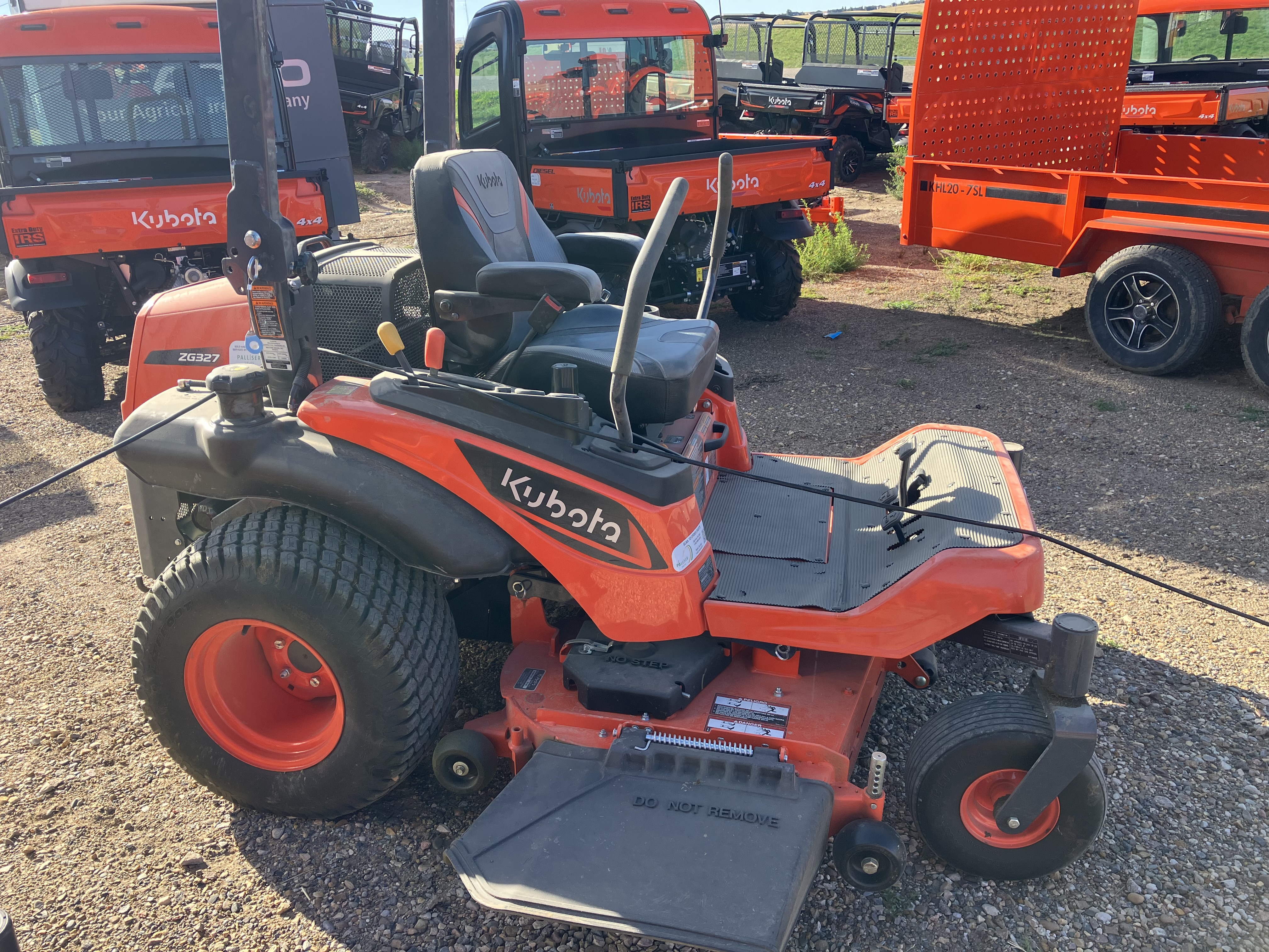 2023 Kubota ZG327 Mower/Zero Turn