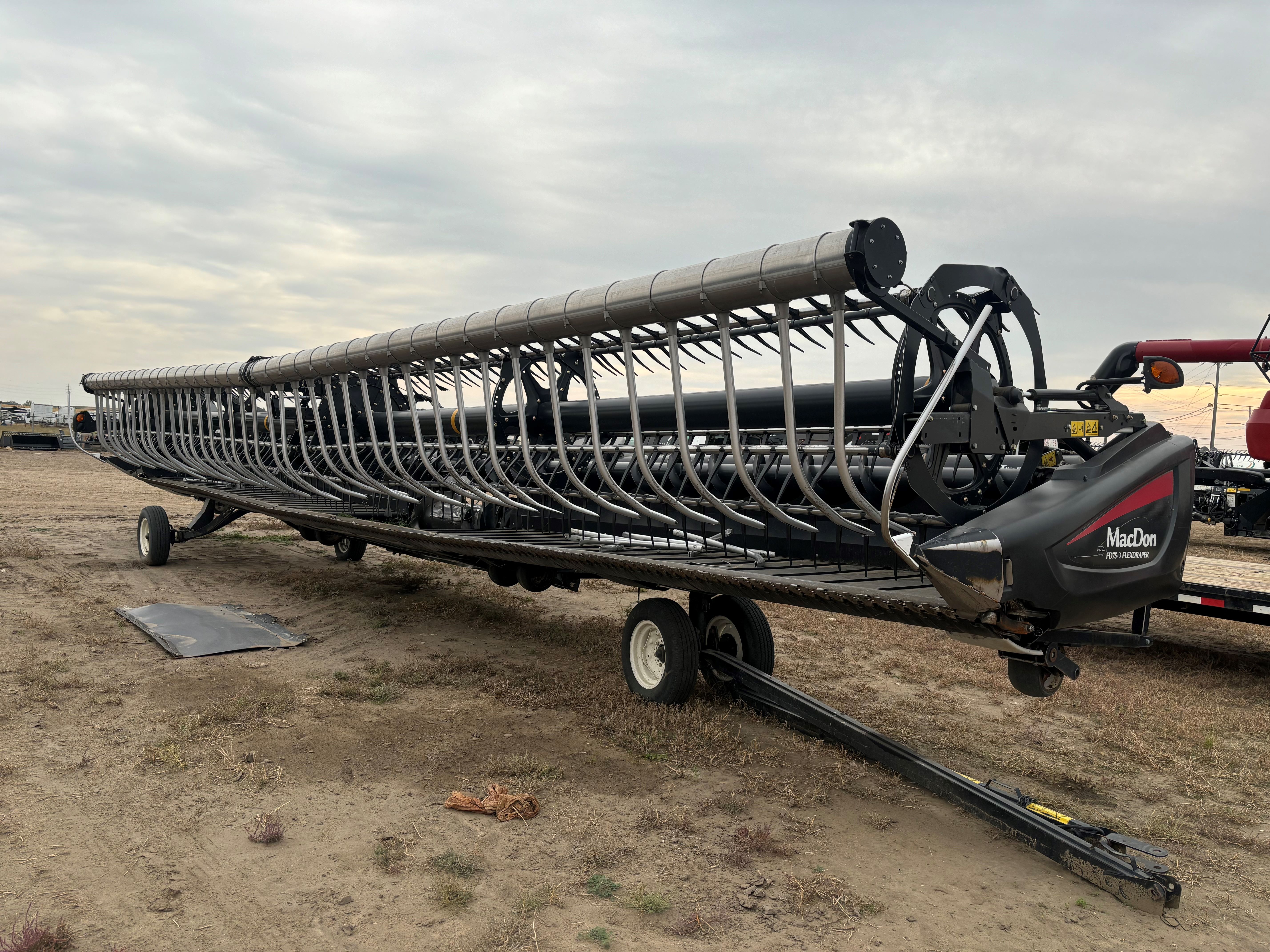 2016 MacDon FD75-40 Header Combine