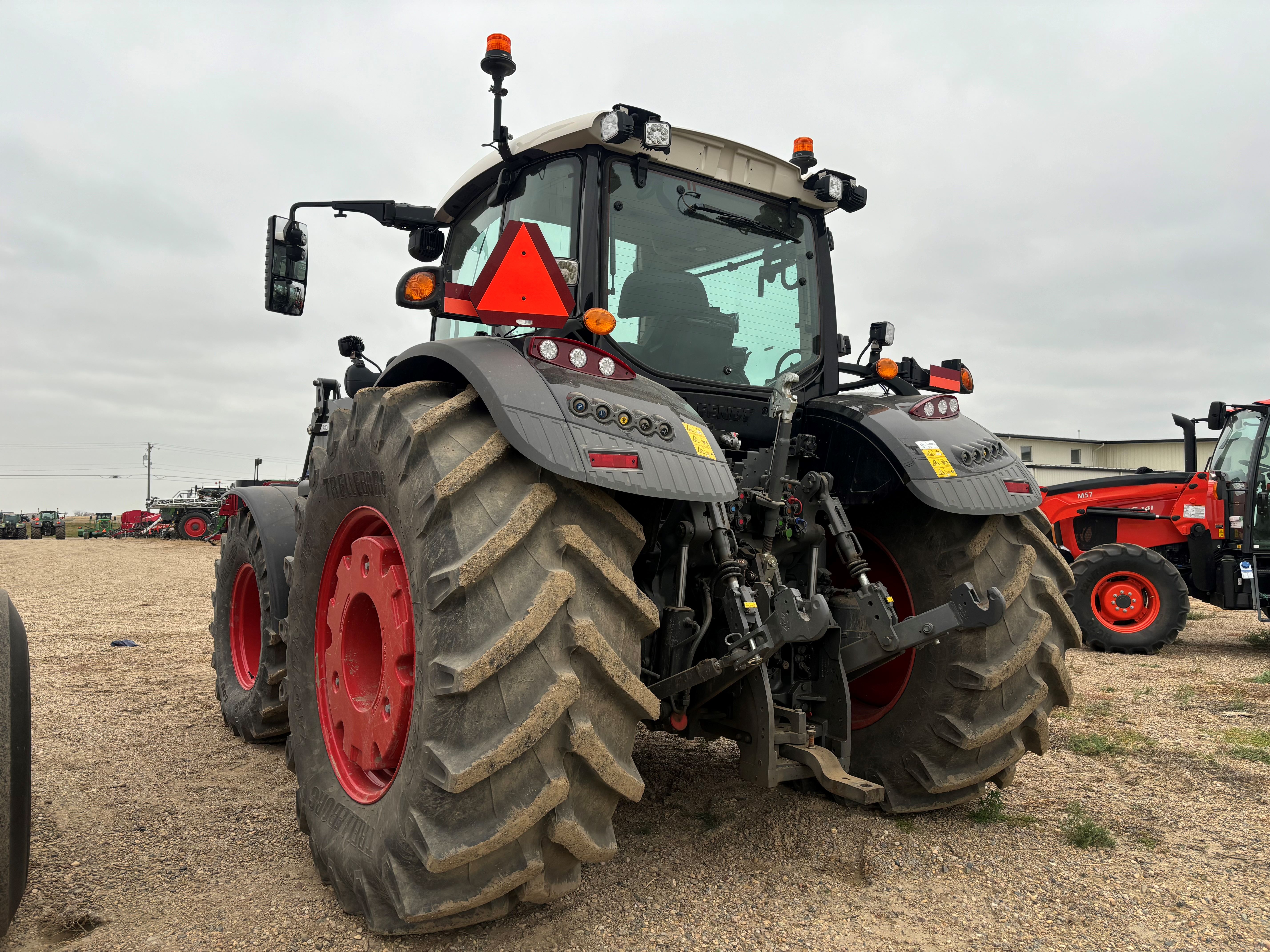 2022 Fendt 724 Gen6 Tractor