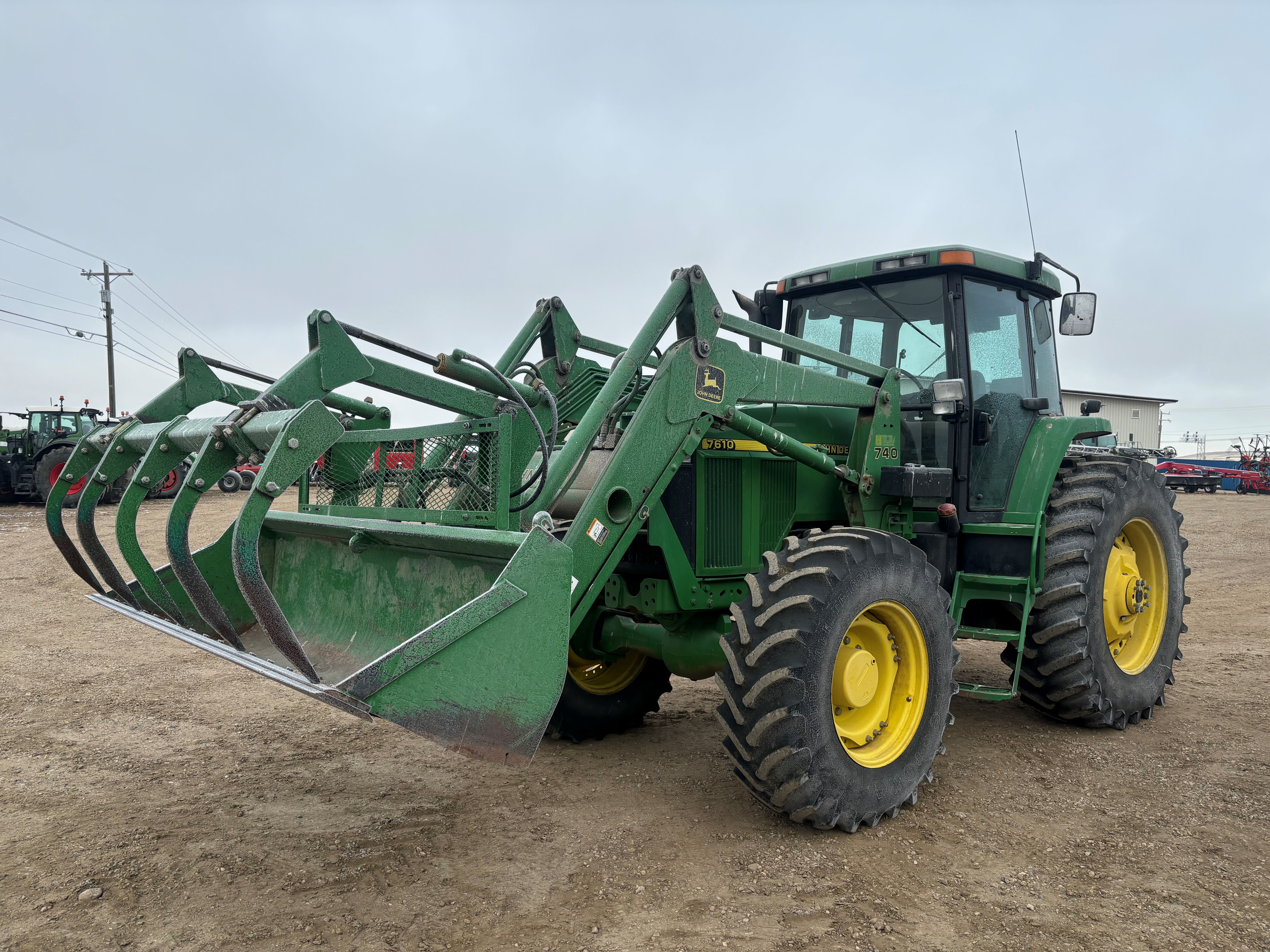 2002 John Deere 7610 Tractor