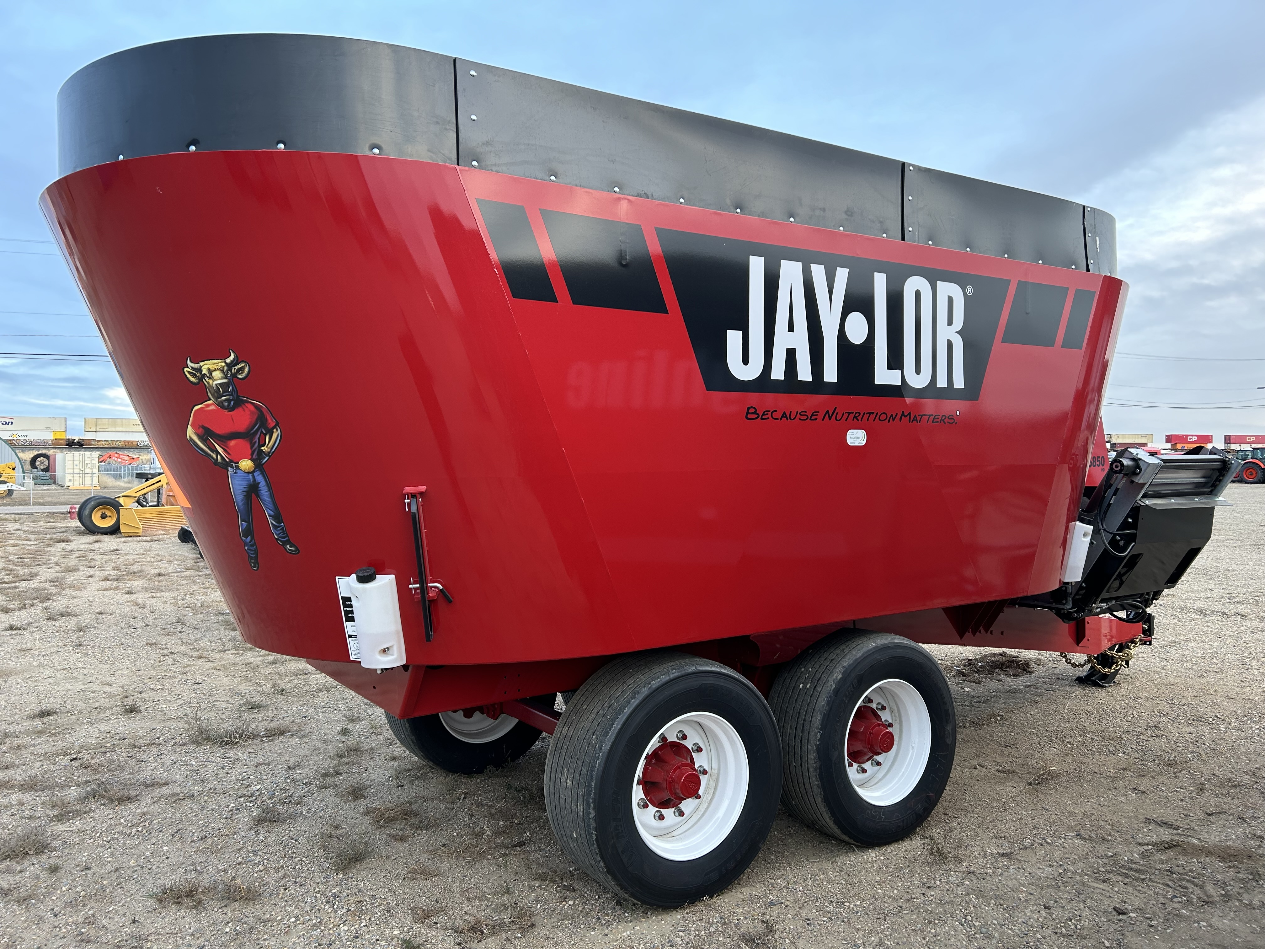 2024 Jay Lor 5850HD Vertical Feed Mixer