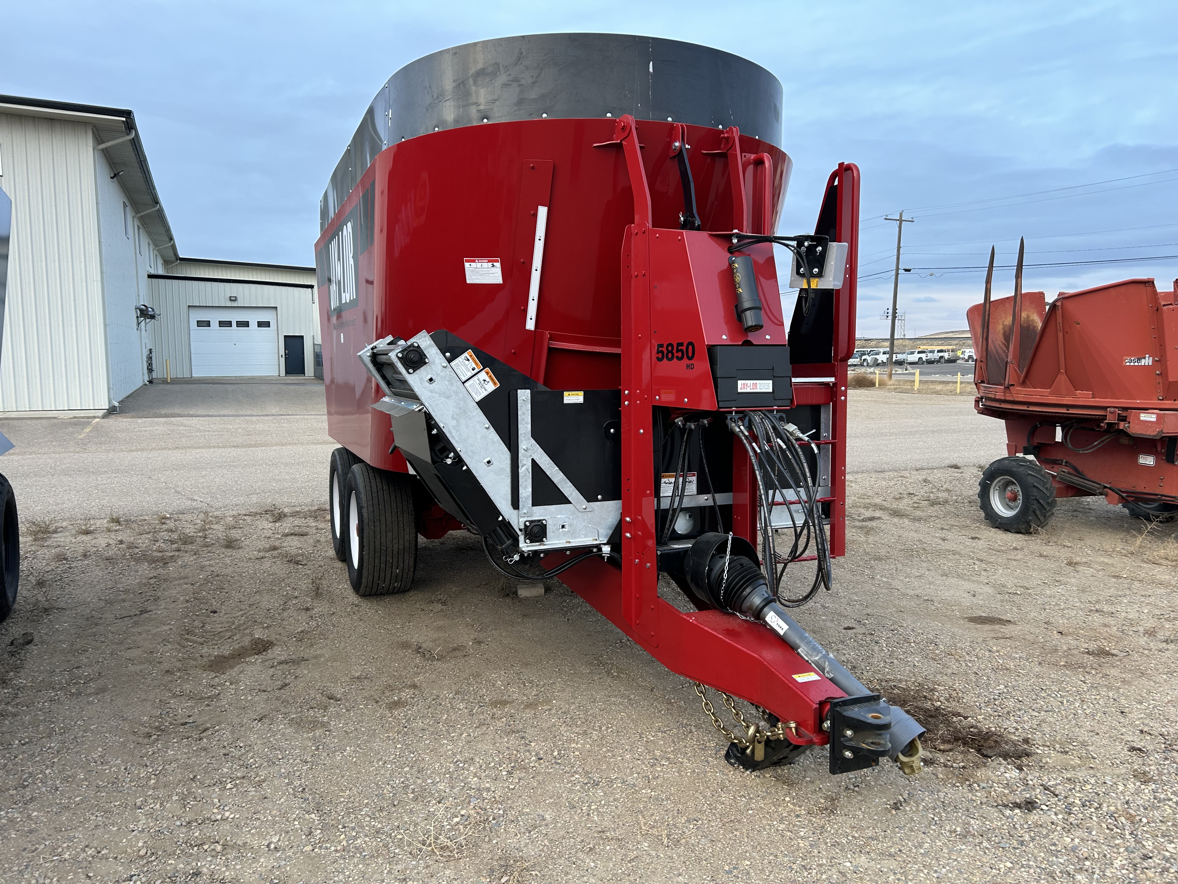 2024 Jay Lor 5850HD Vertical Feed Mixer