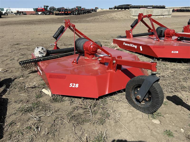 2023 Farm King Y528 Mower