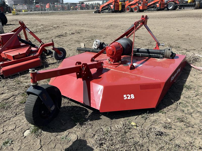 2023 Farm King Y528 Mower