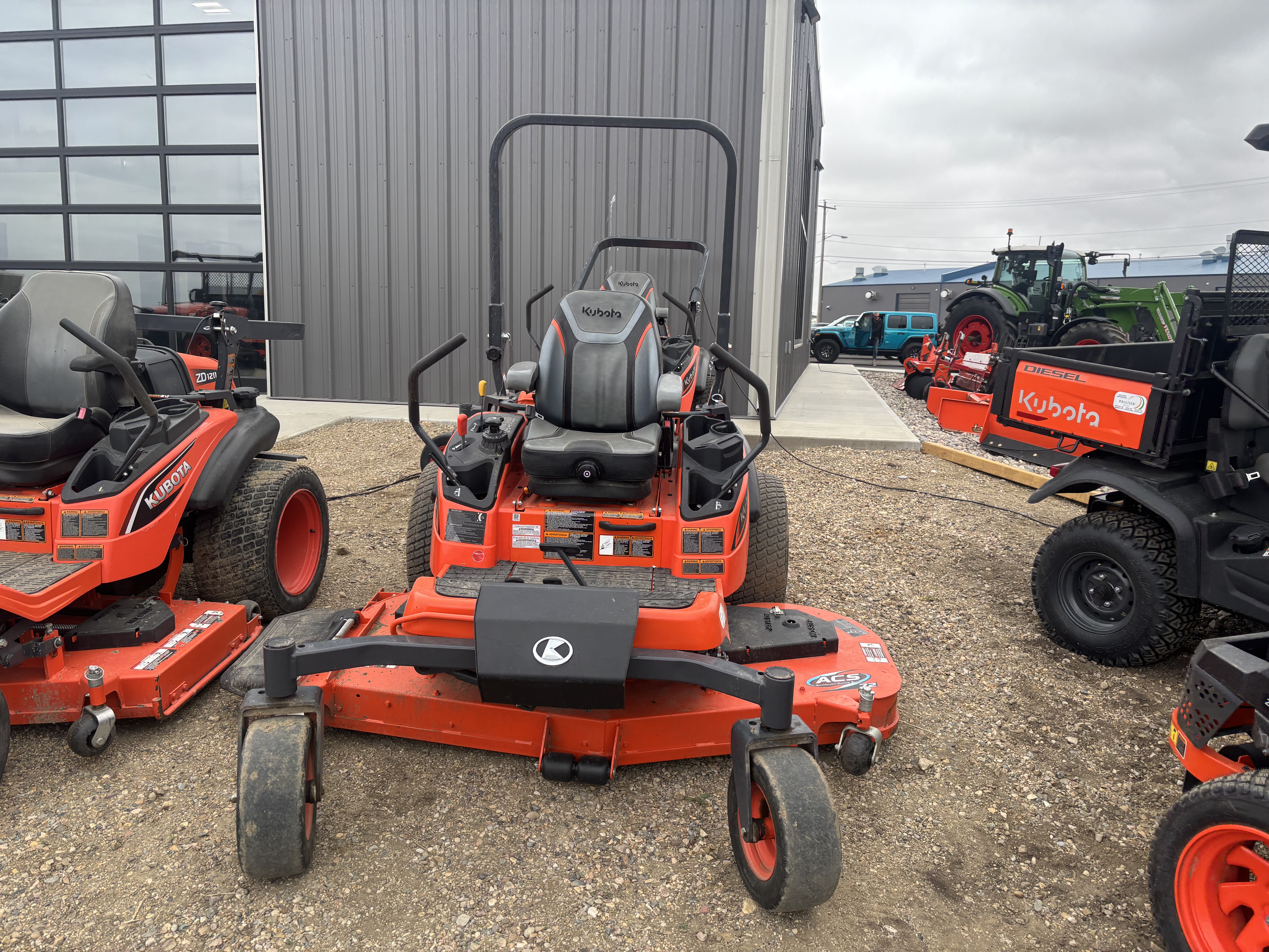 2024 Kubota ZD1211 Mower/Zero Turn