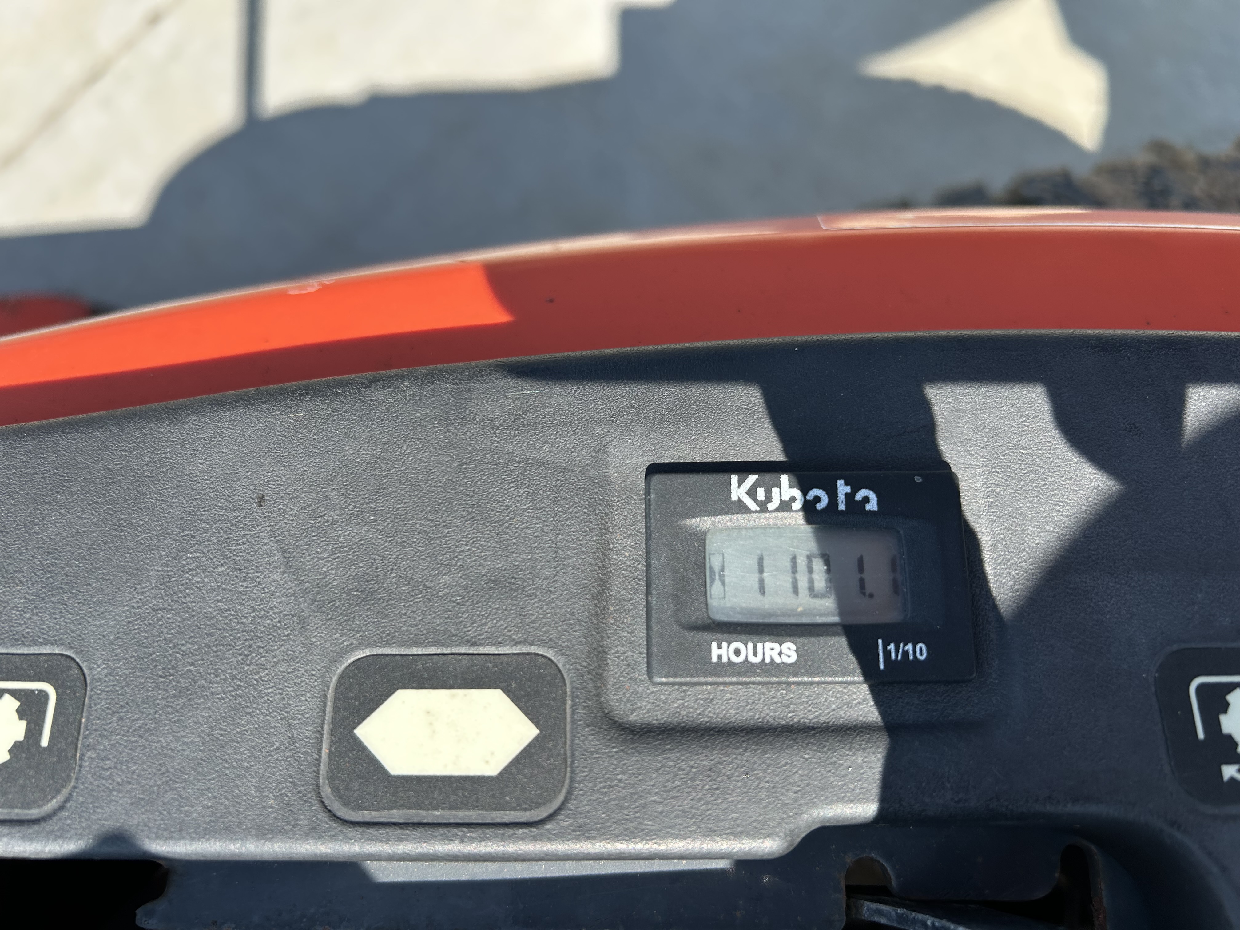 2014 Kubota ZD221 Mower/Zero Turn