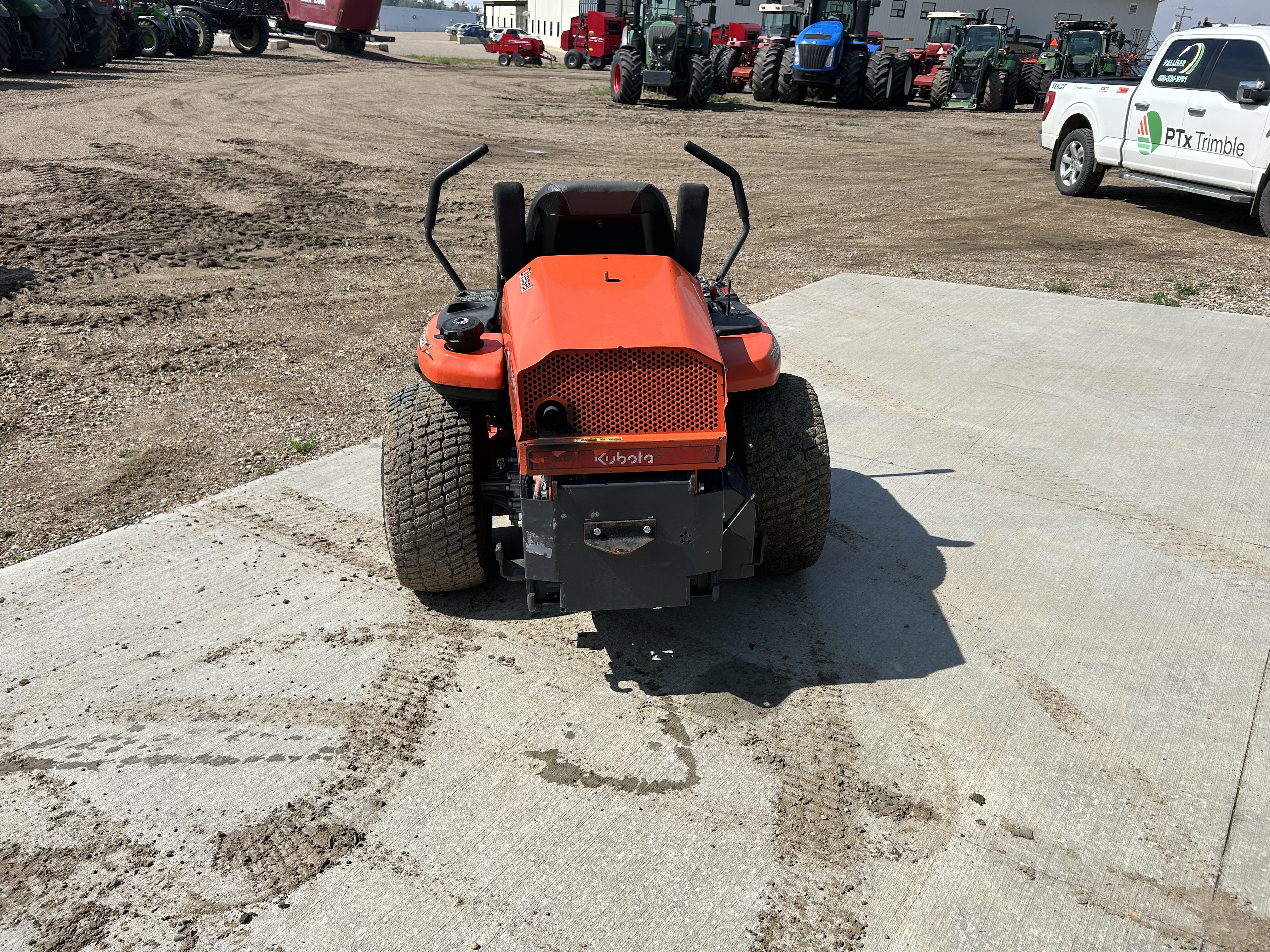 2014 Kubota ZD221 Mower/Zero Turn