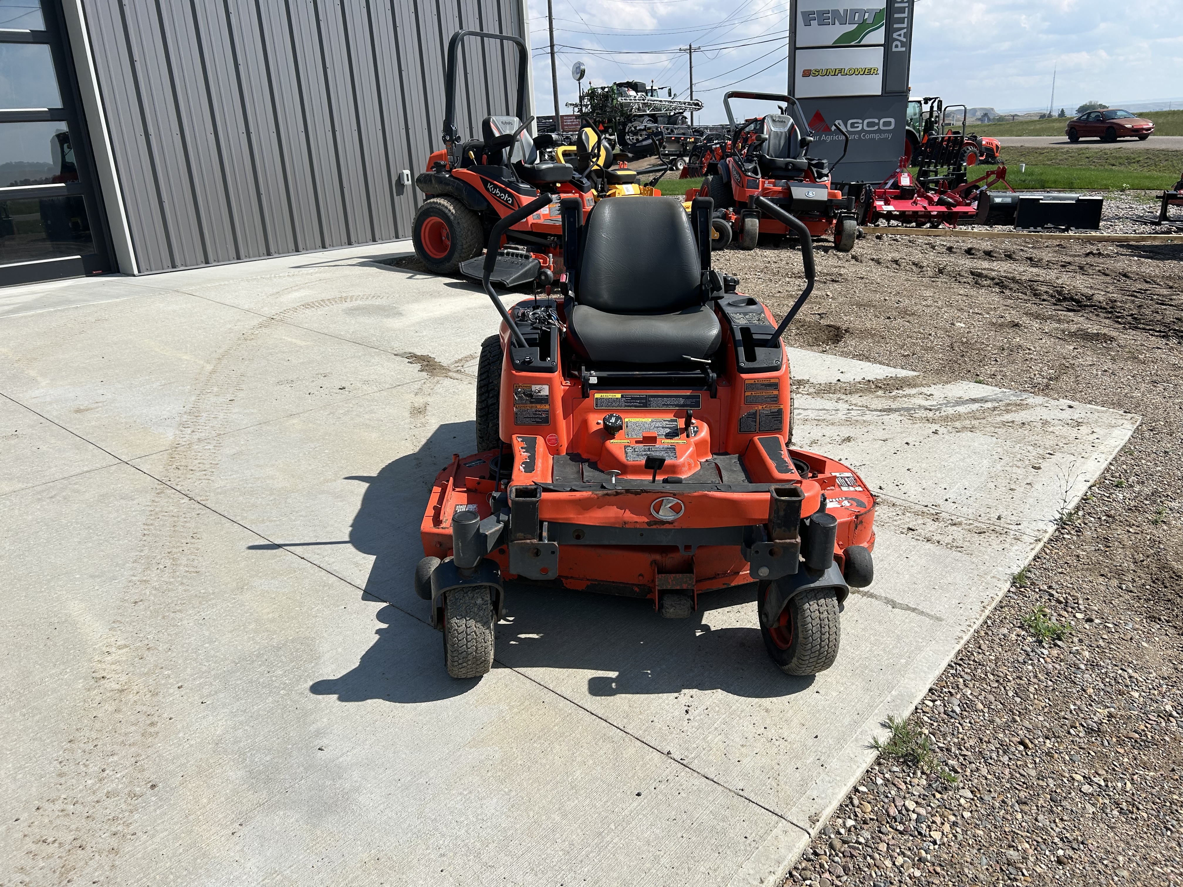 2014 Kubota ZD221 Mower/Zero Turn