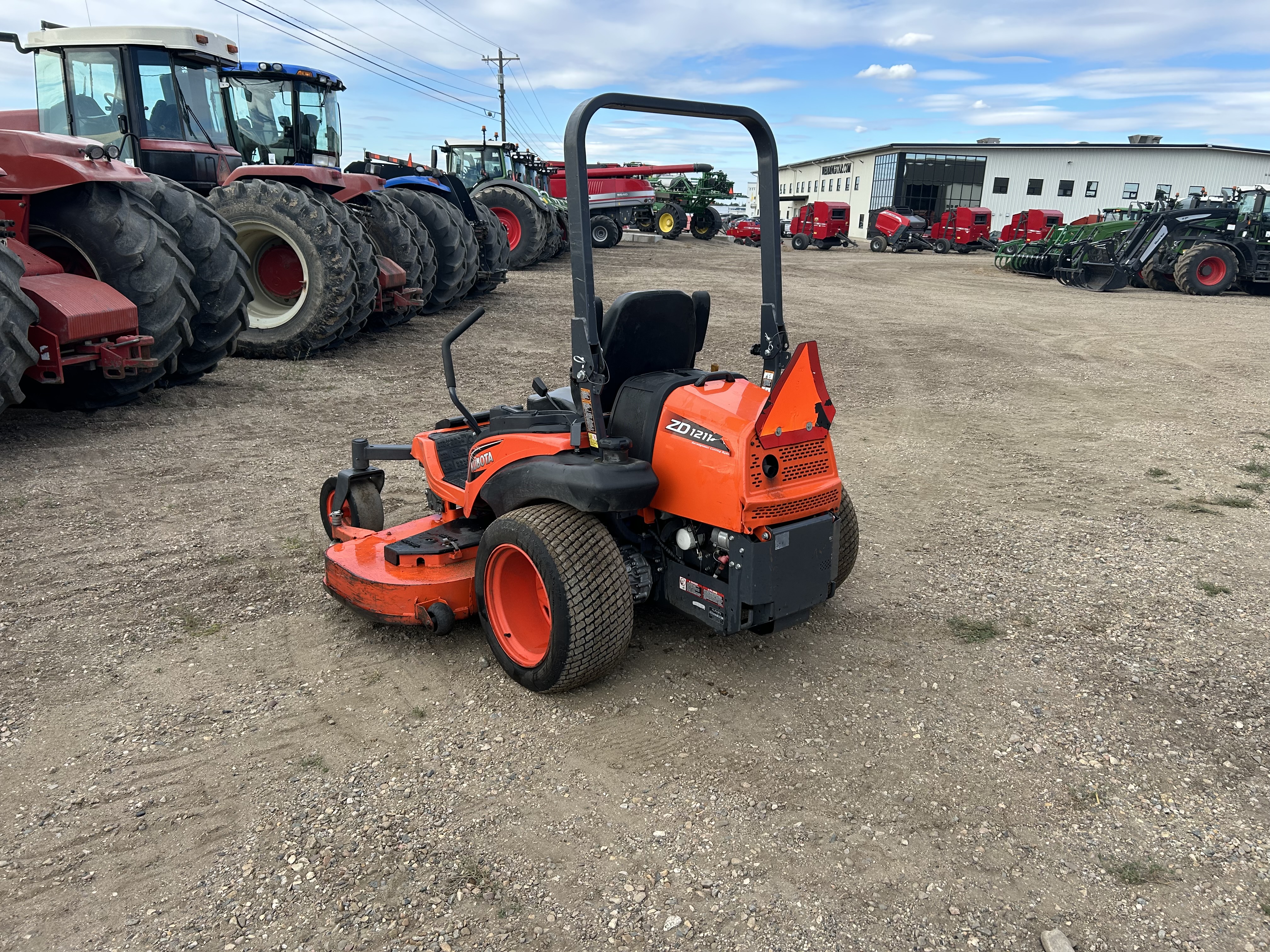 2017 Kubota ZD1211 Mower/Zero Turn