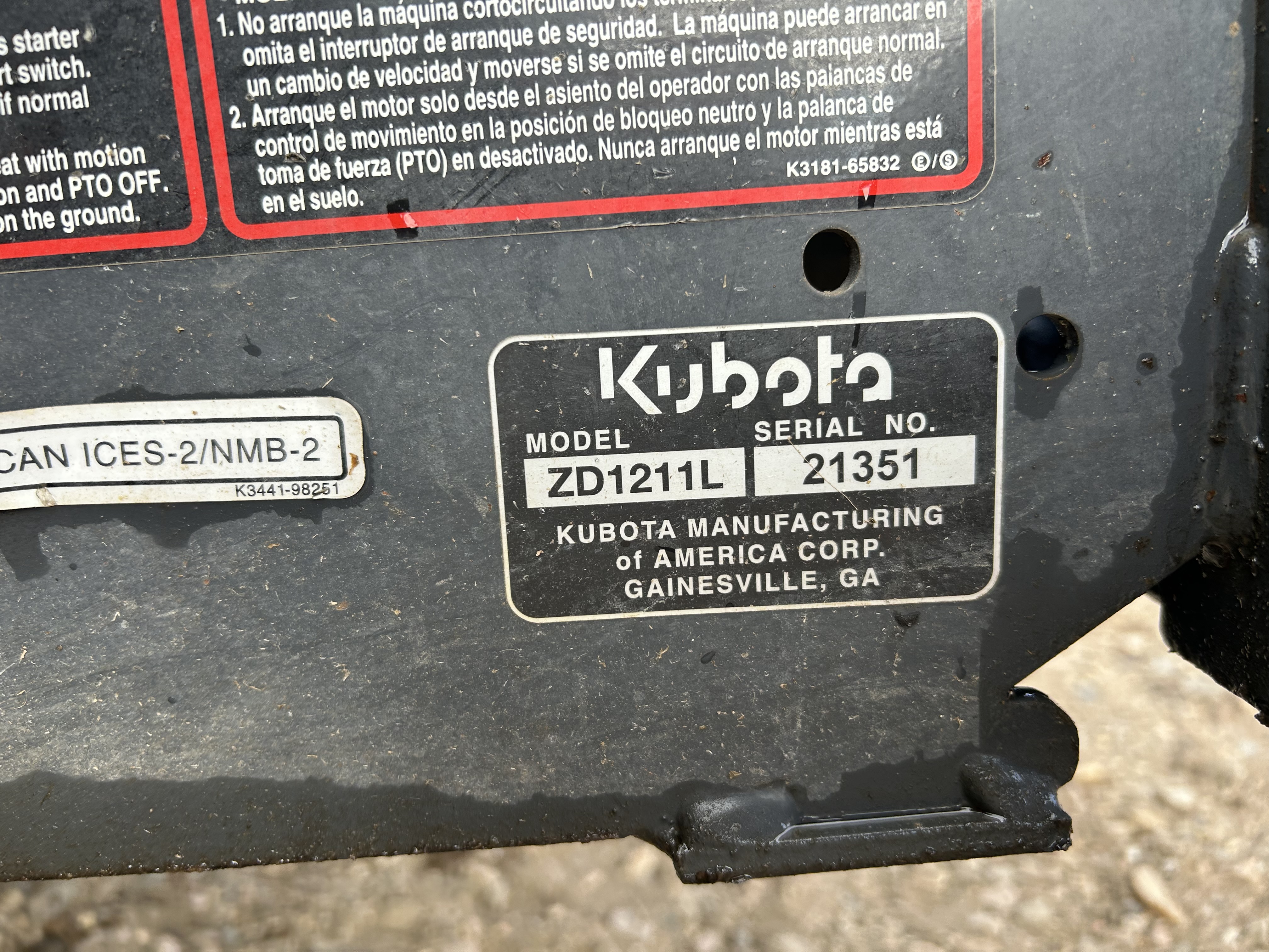 2017 Kubota ZD1211 Mower/Zero Turn
