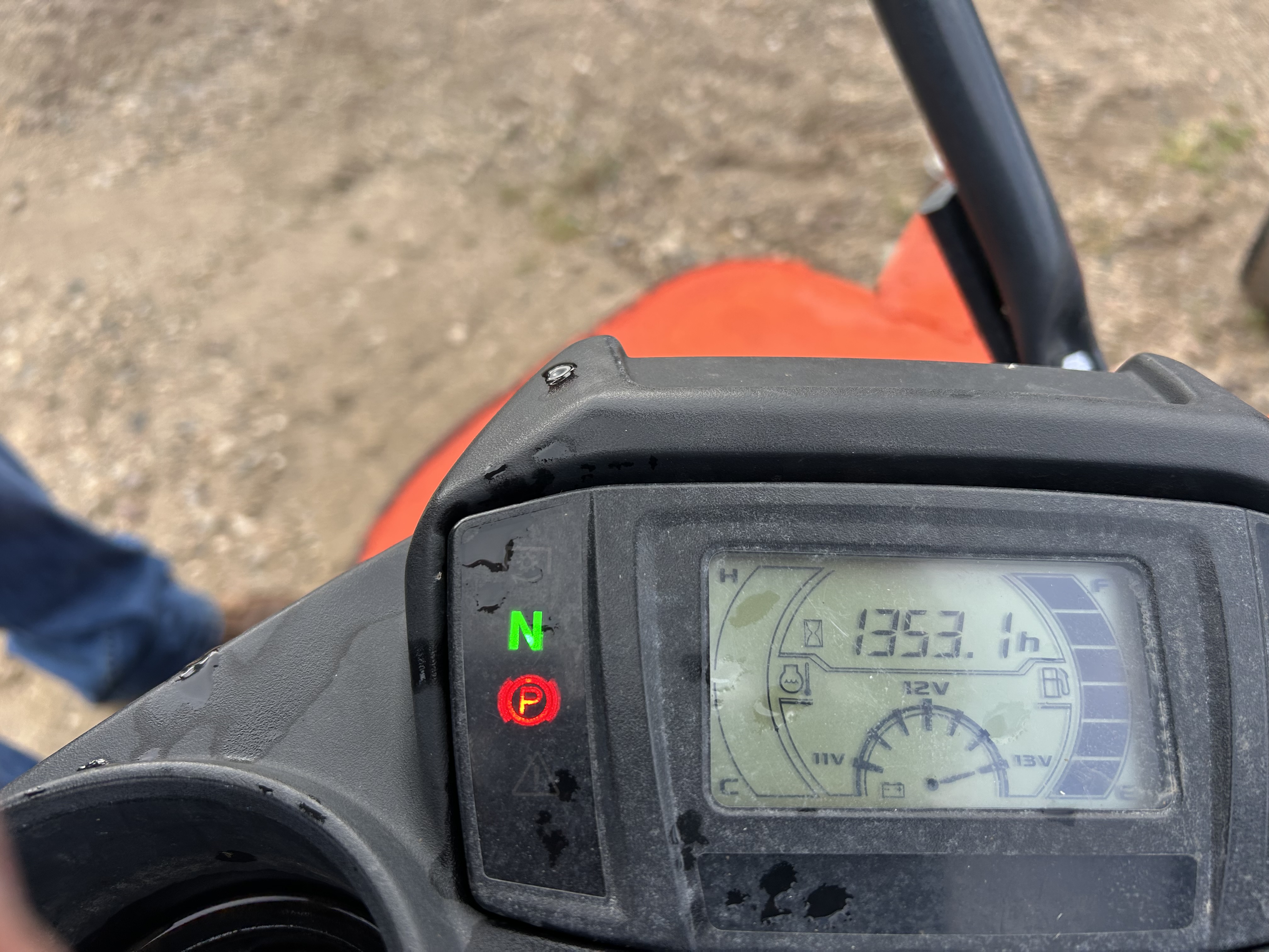 2017 Kubota ZD1211 Mower/Zero Turn