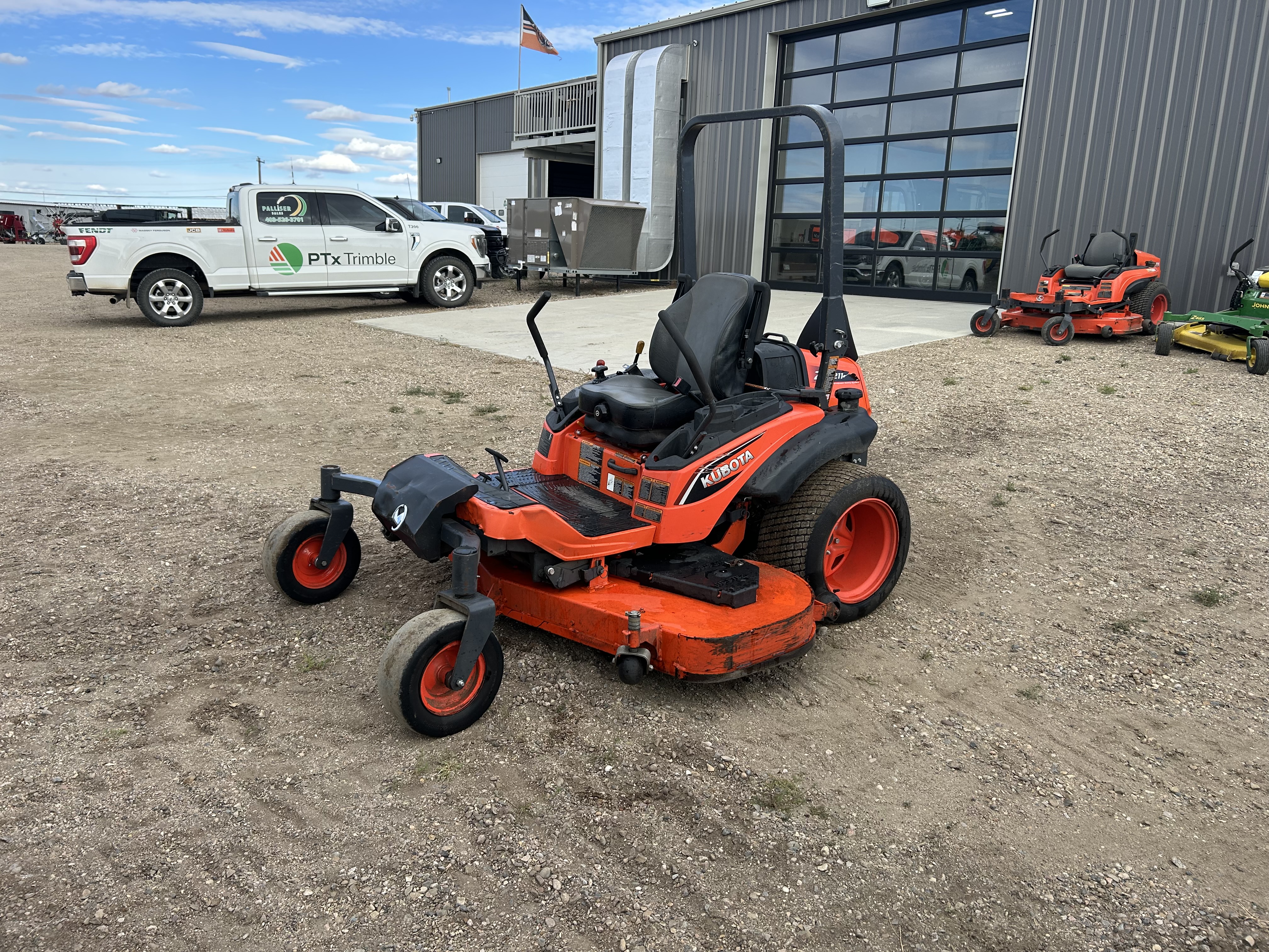 2017 Kubota ZD1211 Mower/Zero Turn