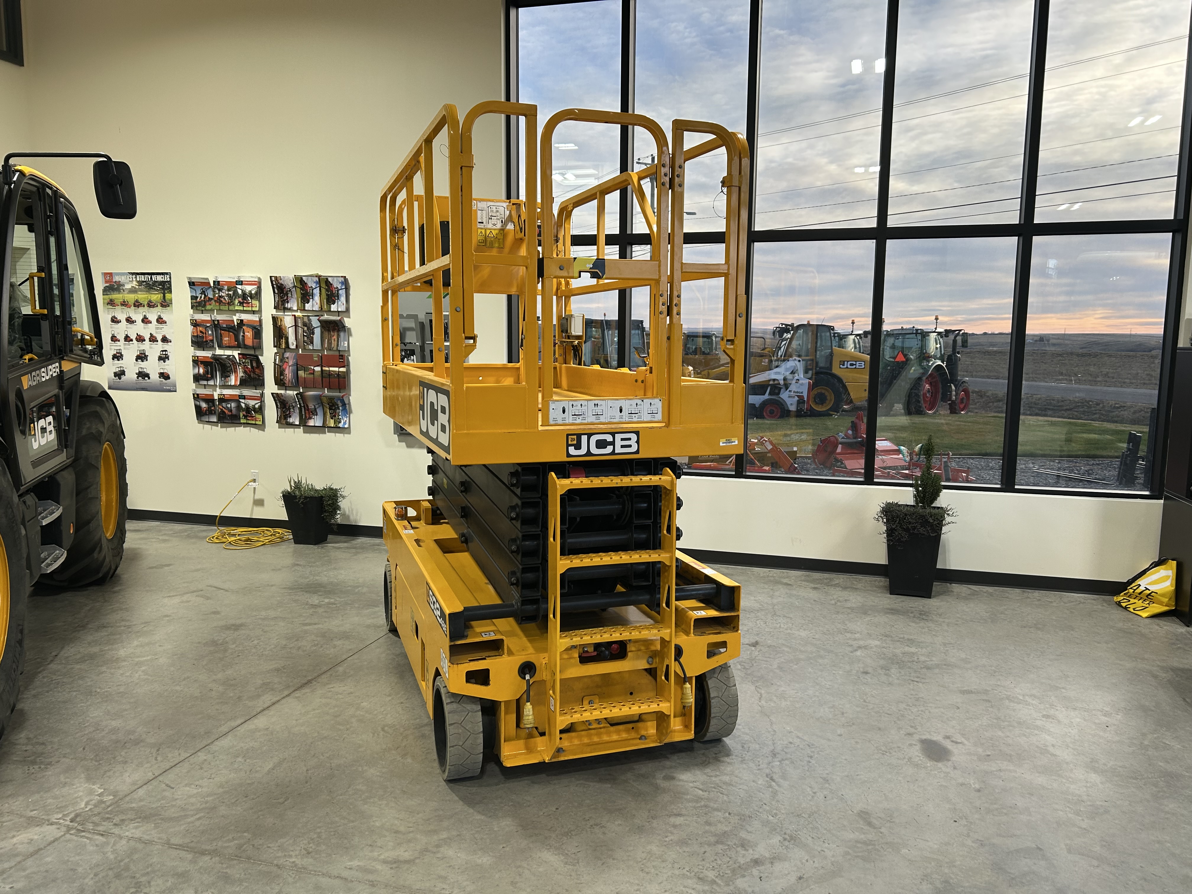 2023 JCB S3246E Scissor Lift