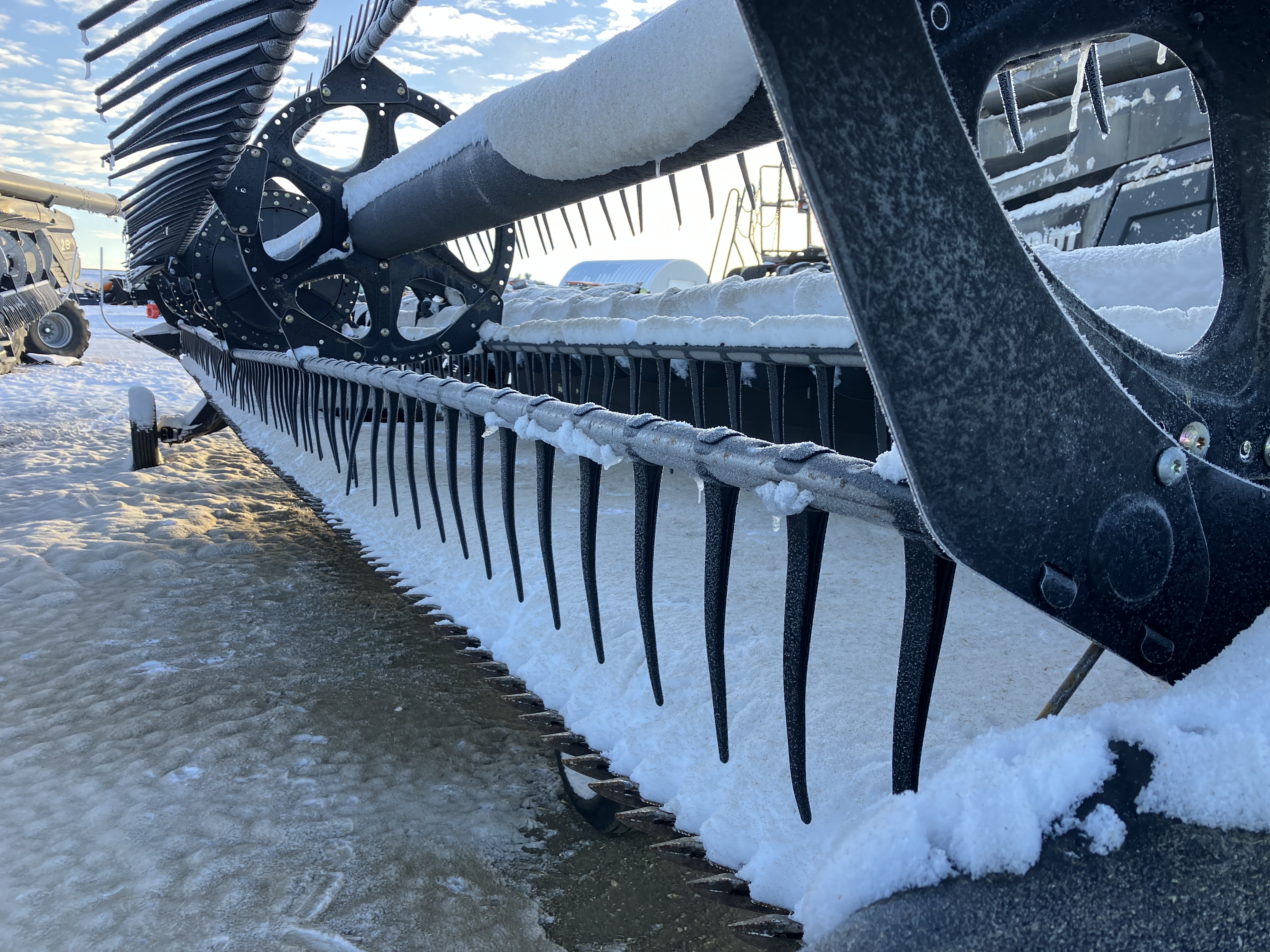 2015 MacDon FD-75D Header Combine