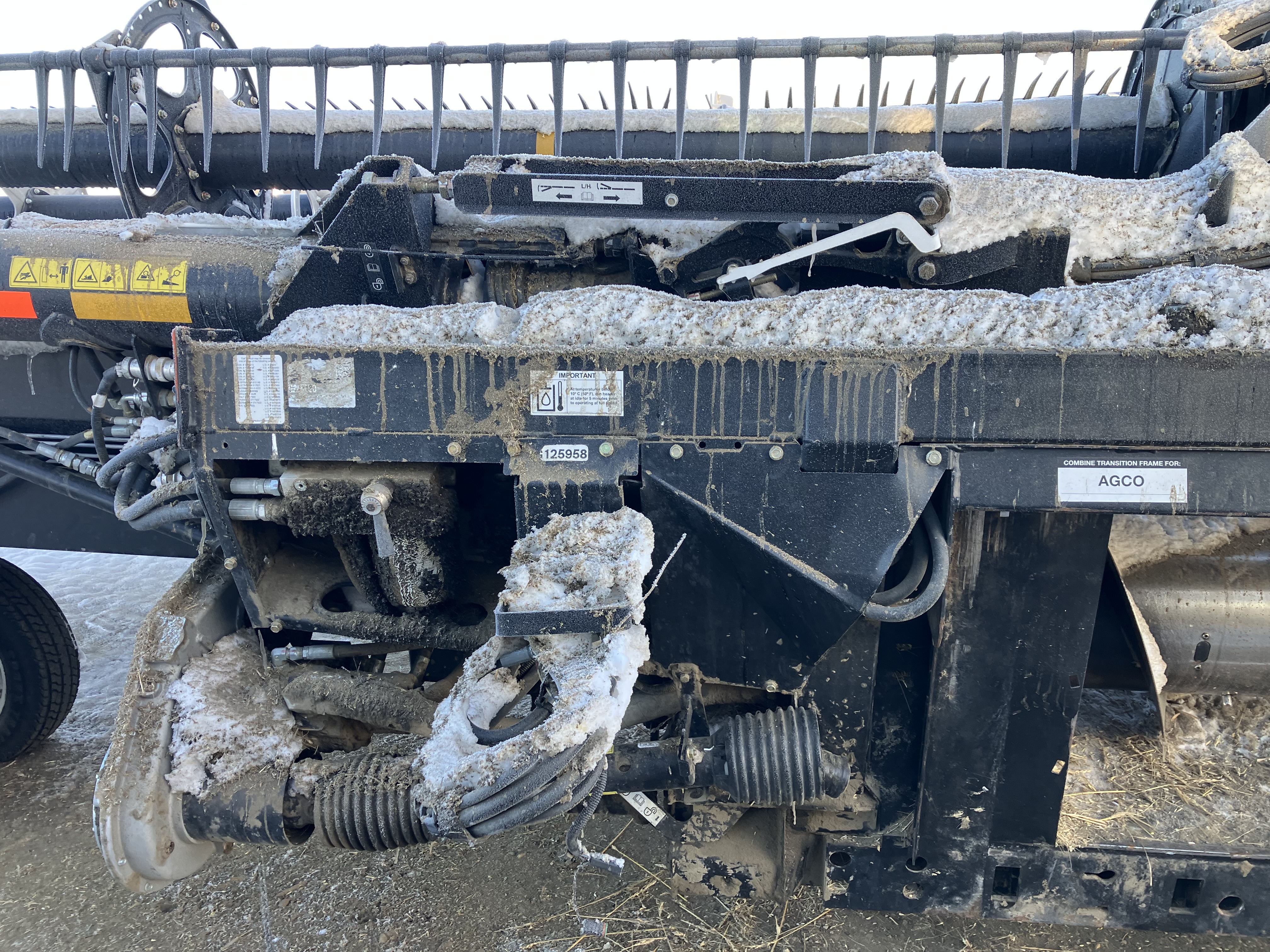 2015 MacDon FD-75D Header Combine