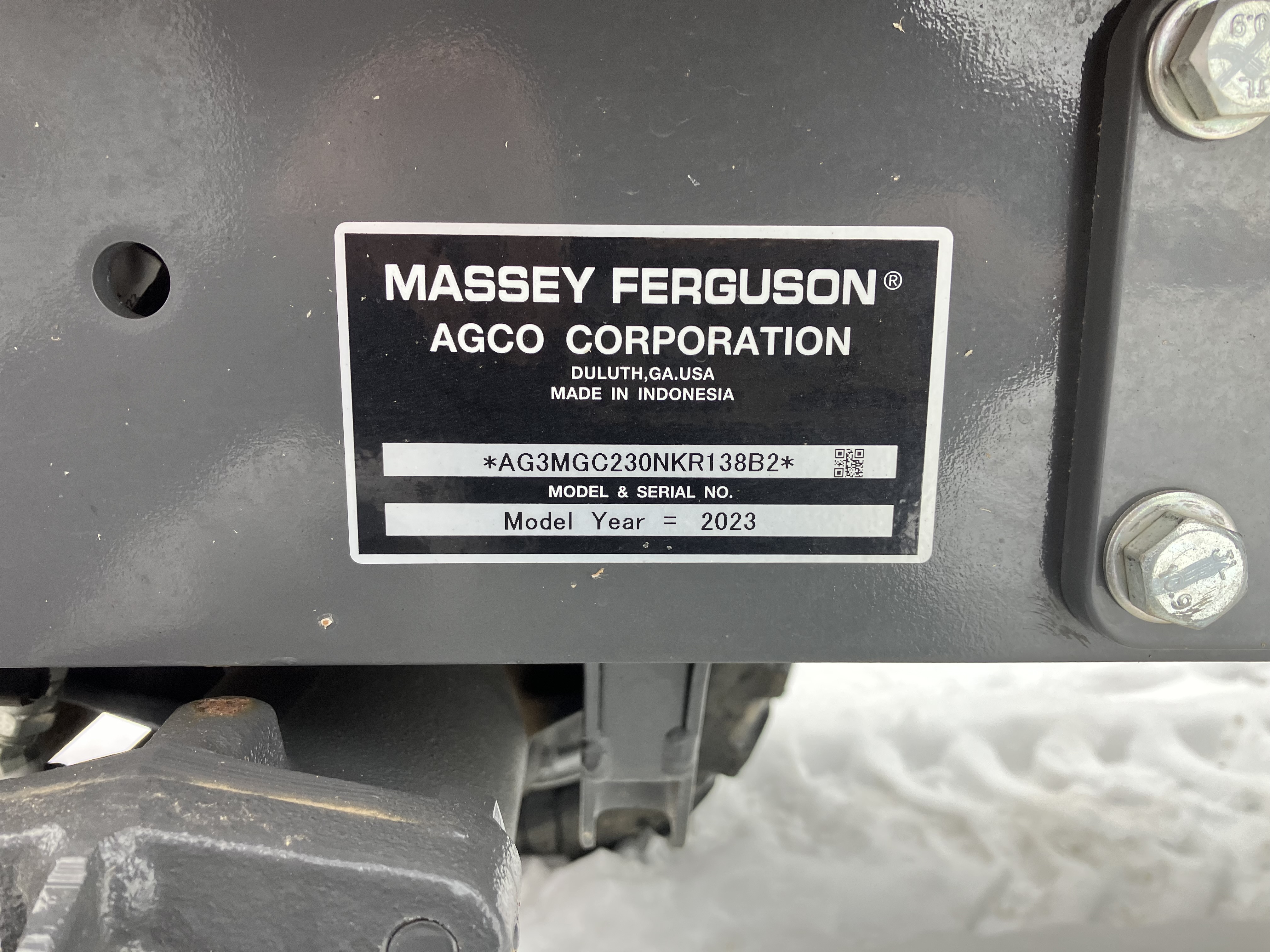 2023 Massey Ferguson GC1723TLB Tractor