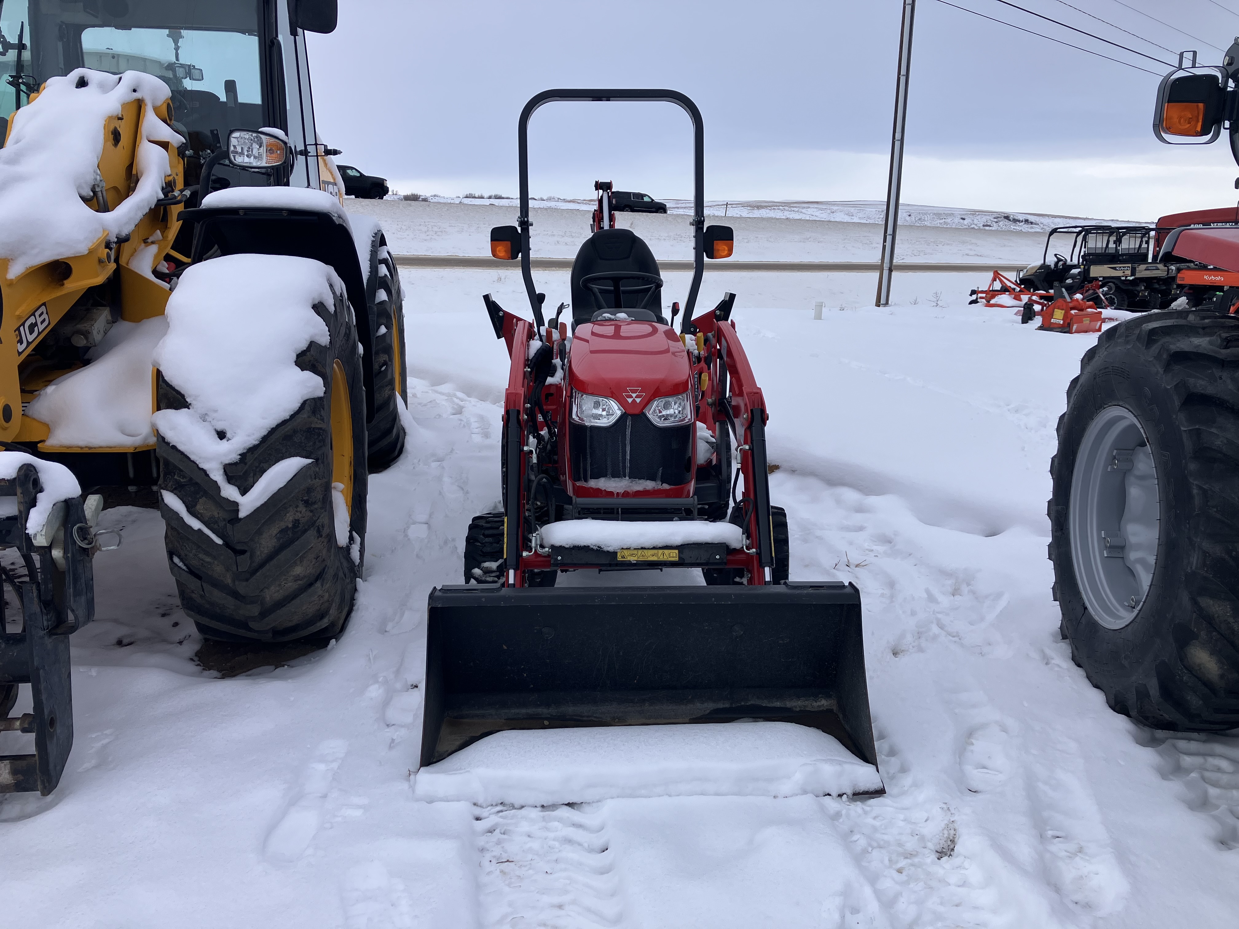 2023 Massey Ferguson GC1723TLB Tractor