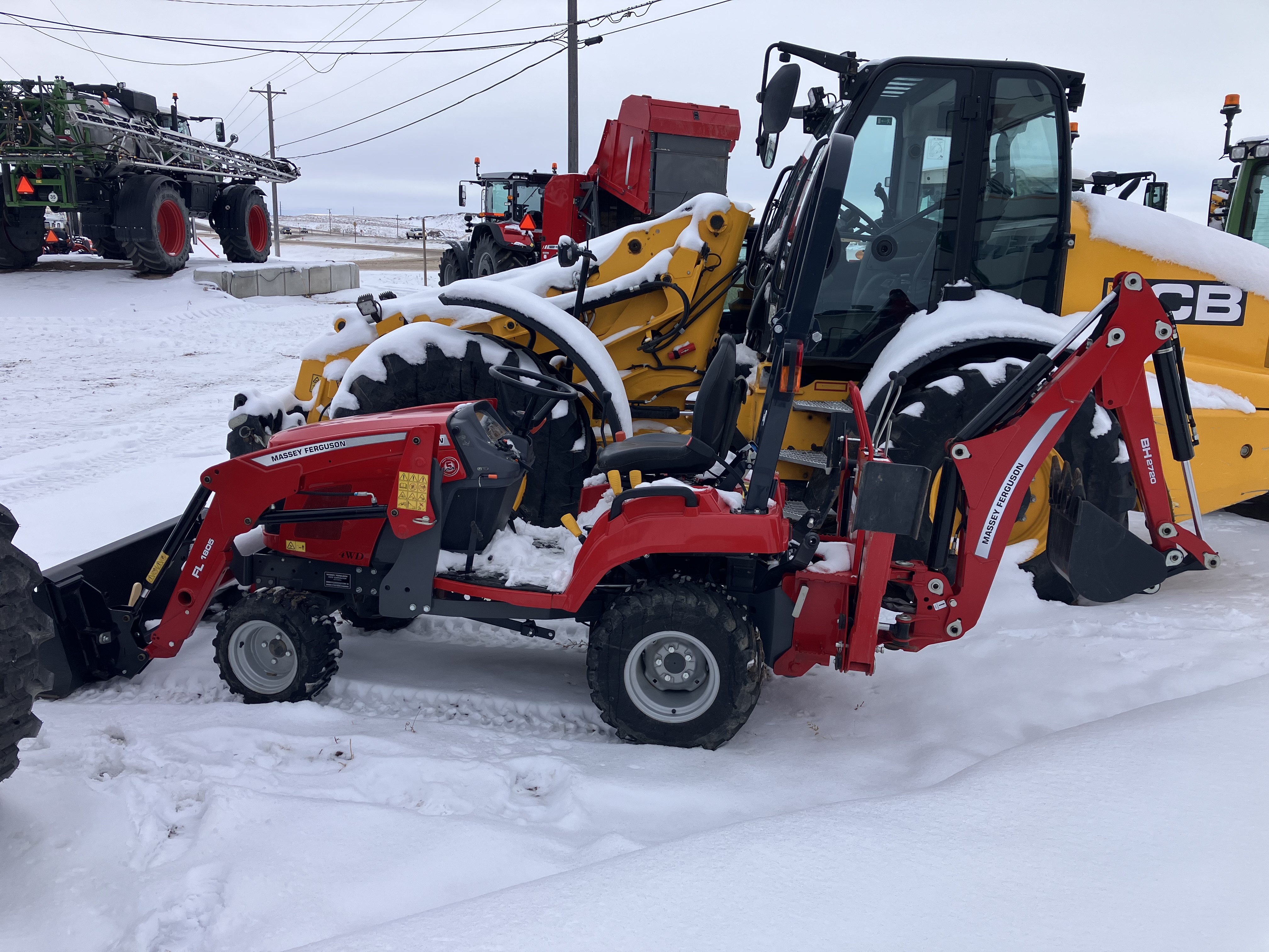 2023 Massey Ferguson GC1723TLB Tractor