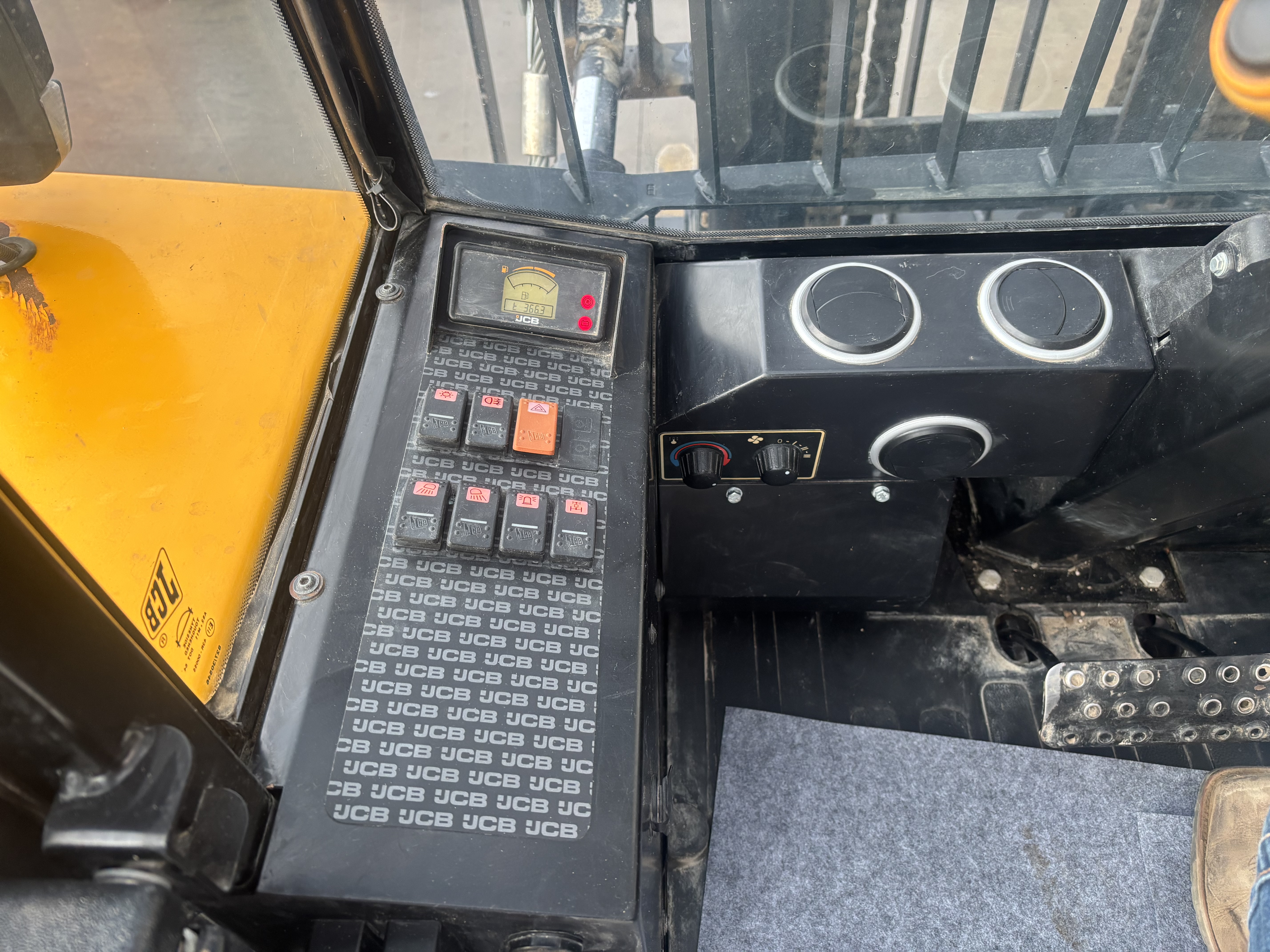 2022 JCB 950-4 T4 Forklift