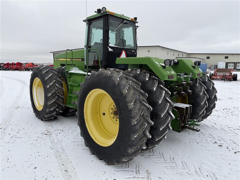 1990 John Deere 8760 Tractor