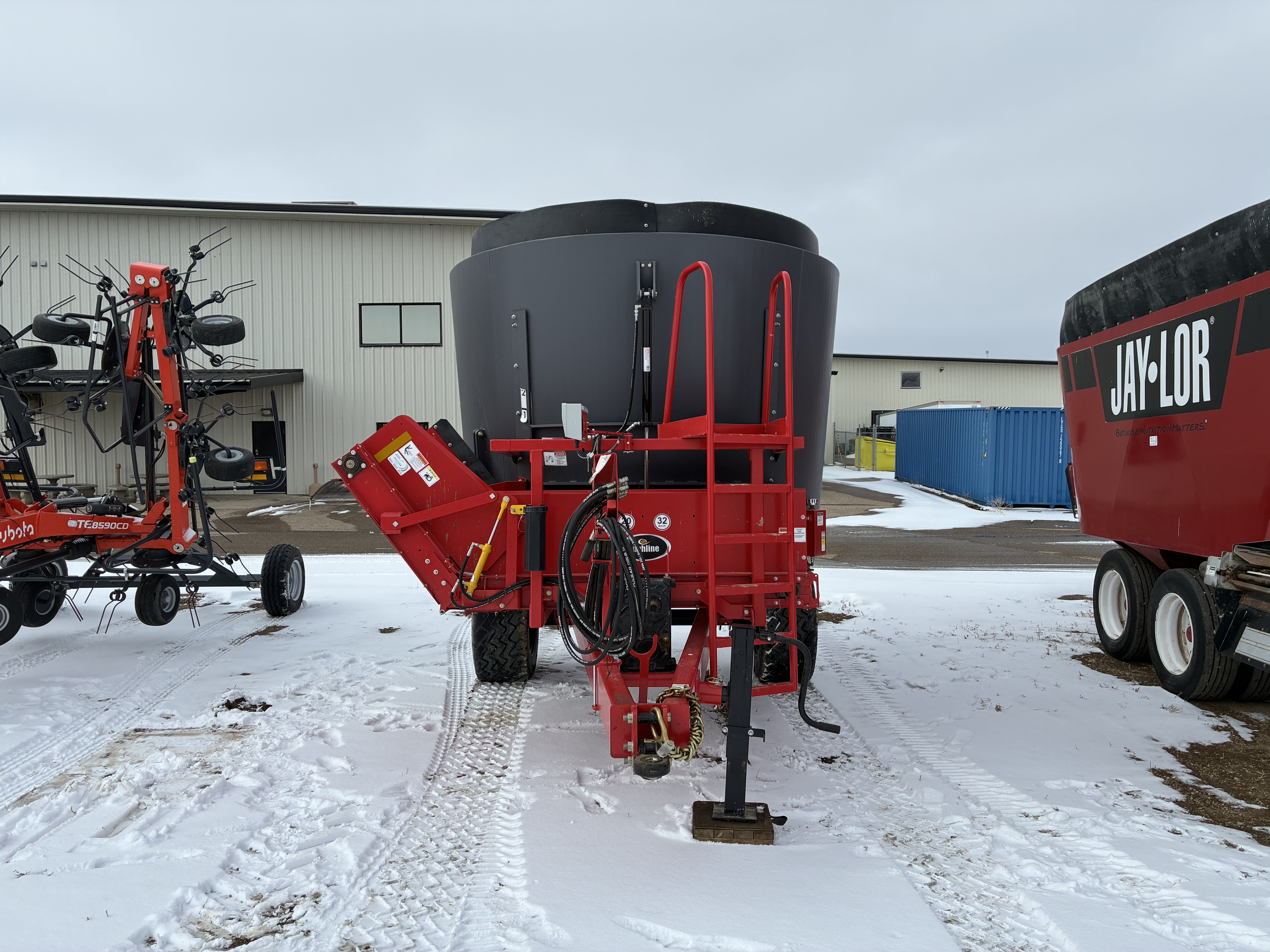 2024 Highline AMX520T-100 Vertical Feed Mixer