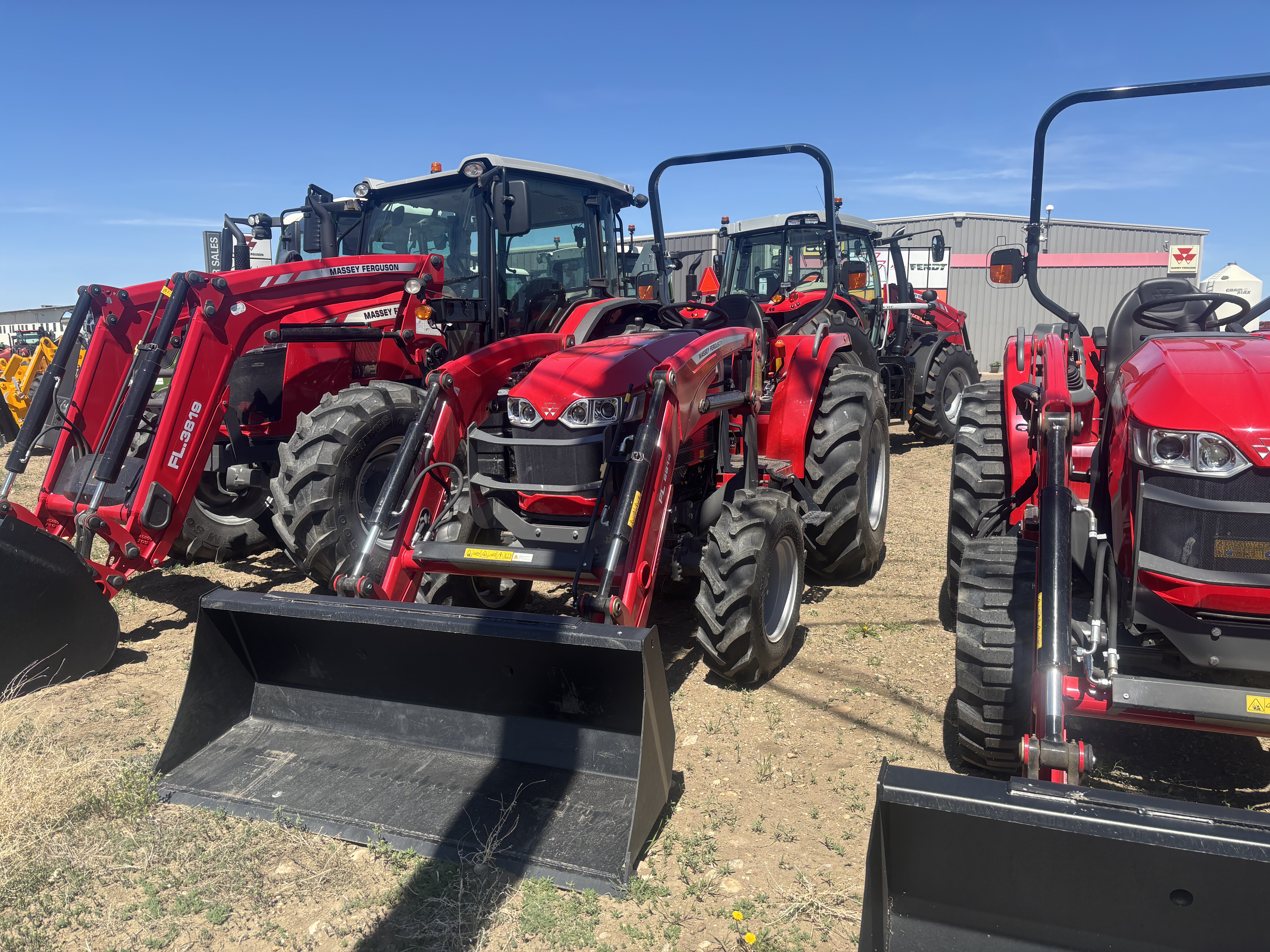 2024 Massey Ferguson 2850M Tractor
