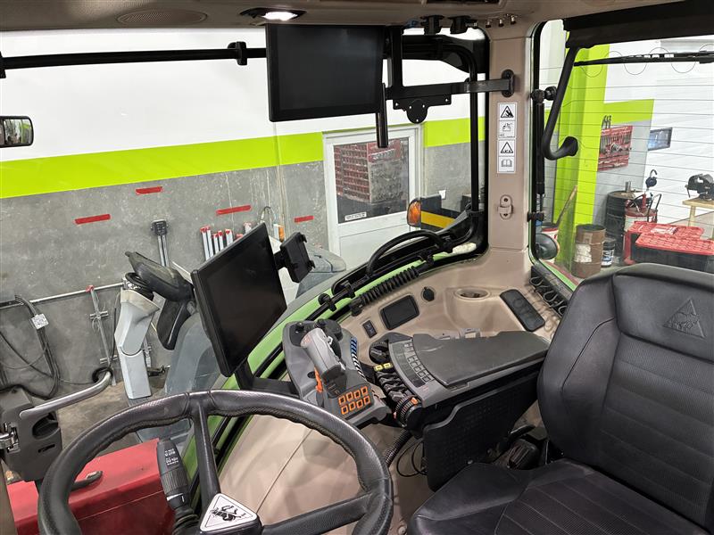 2025 Fendt 724 Gen6 Tractor