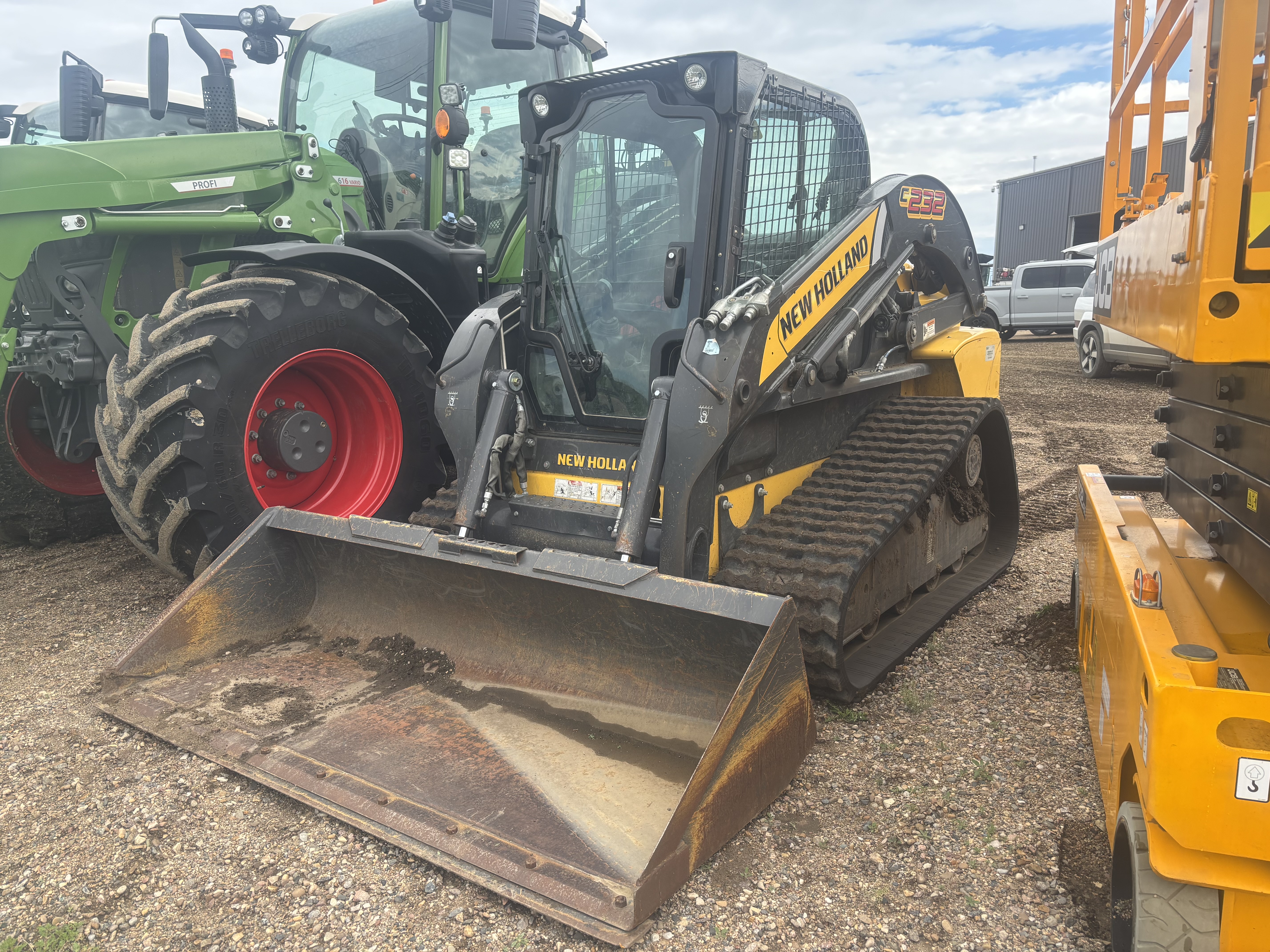 2011 New Holland C232 Compact Track Loader