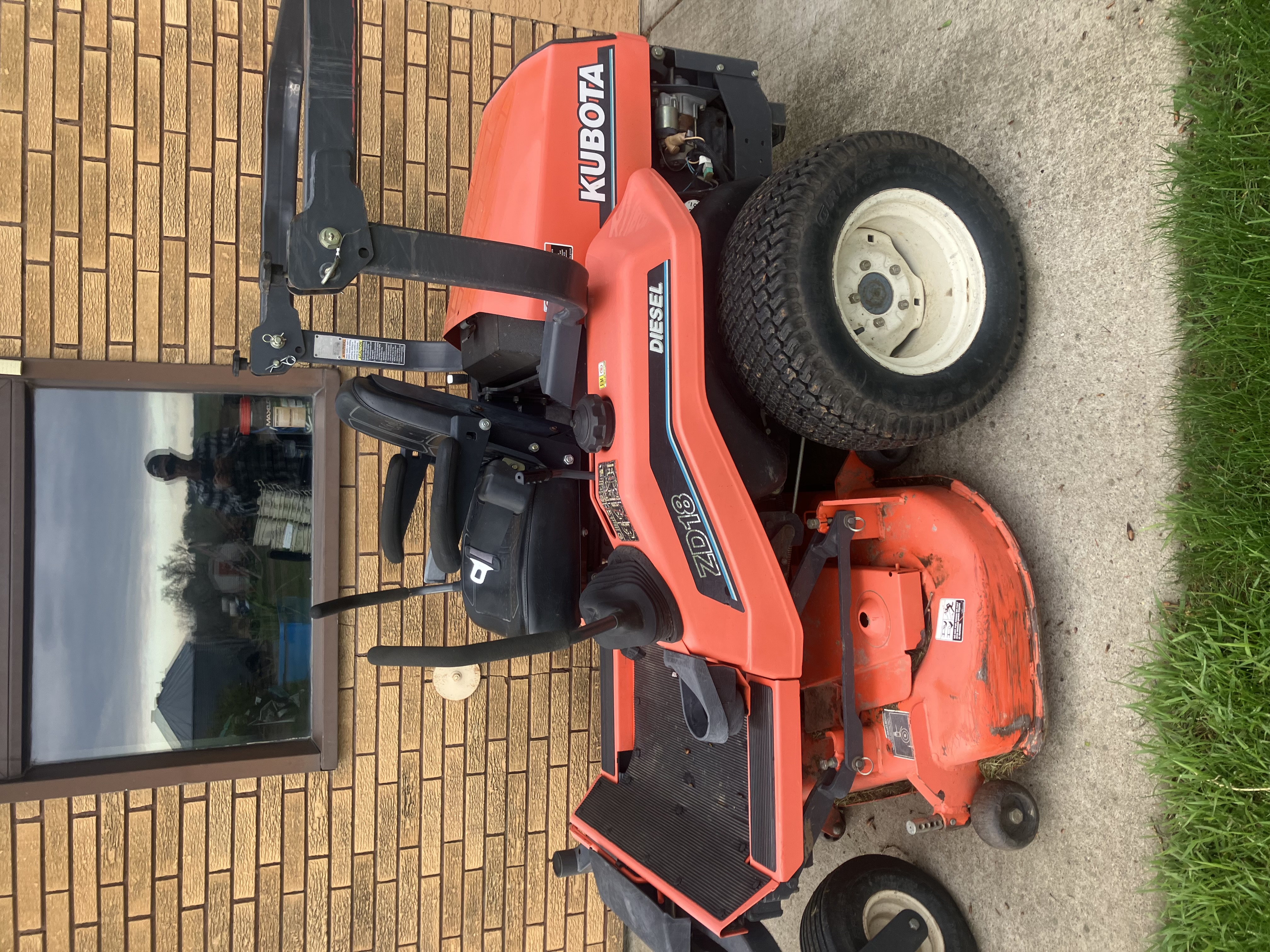 2004 Kubota ZD18 Mower/Zero Turn