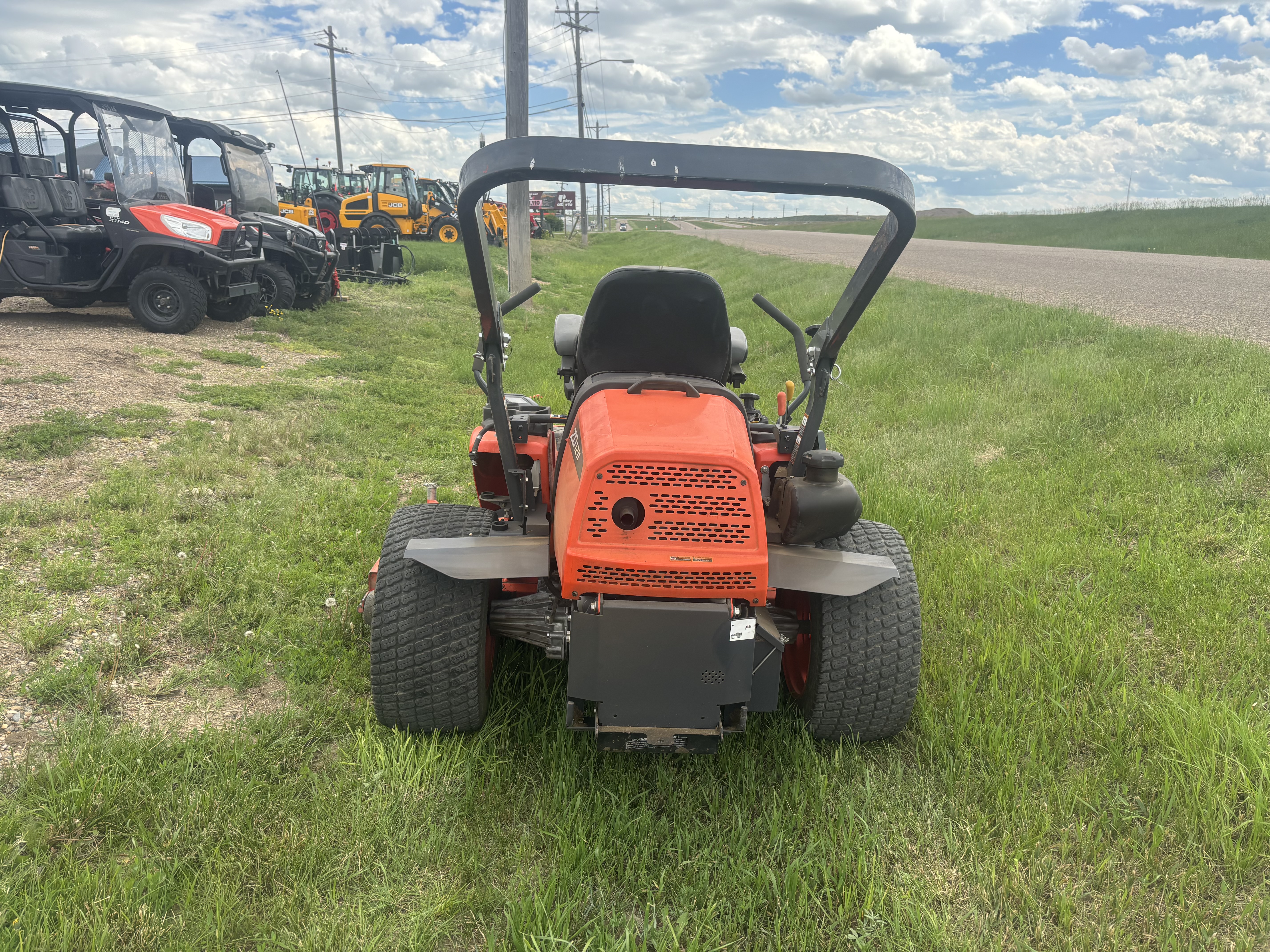 2021 Kubota ZD1211 Mower/Zero Turn