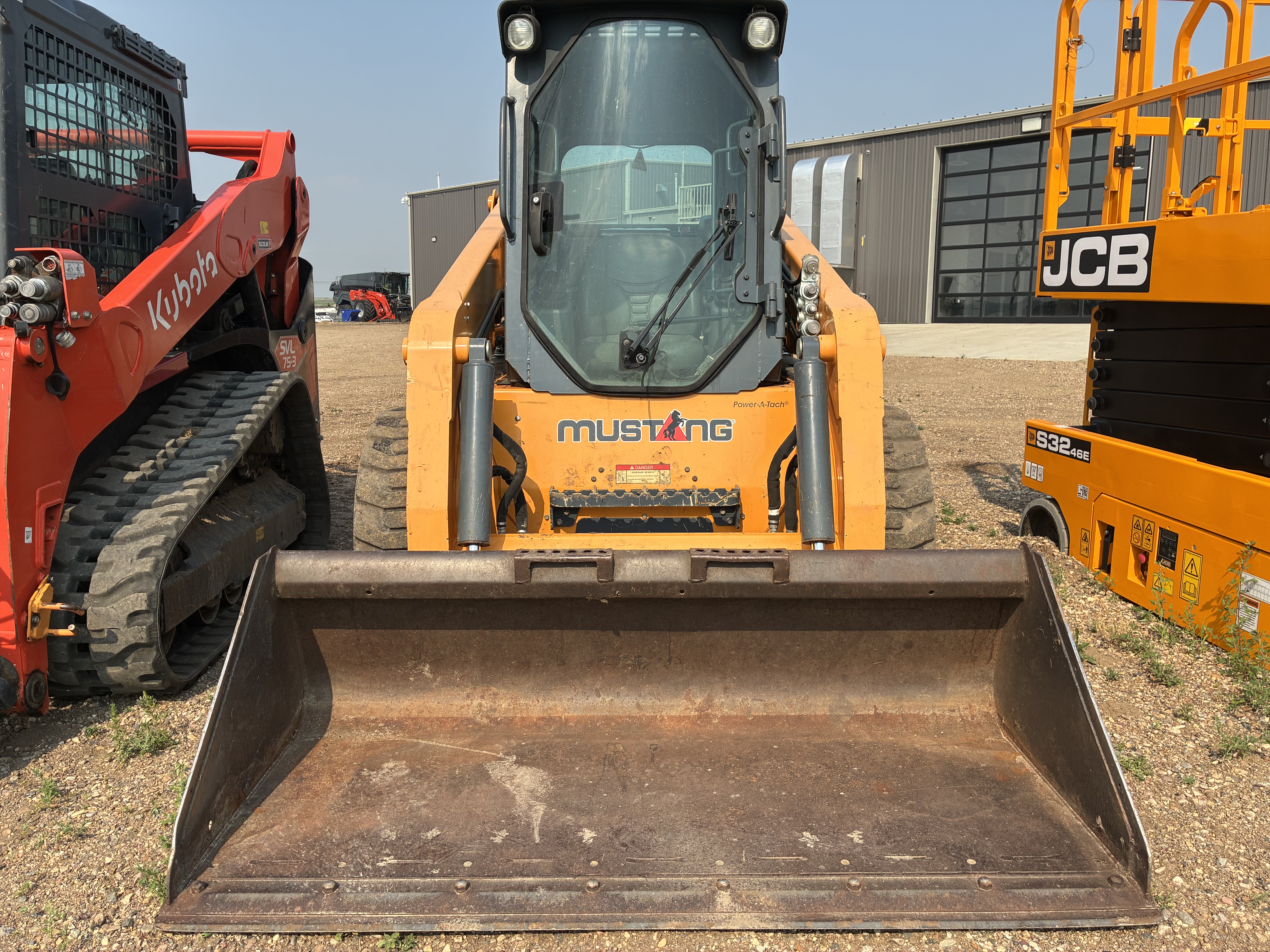 2014 Mustang Mfg. 2200R Skid Steer Loader