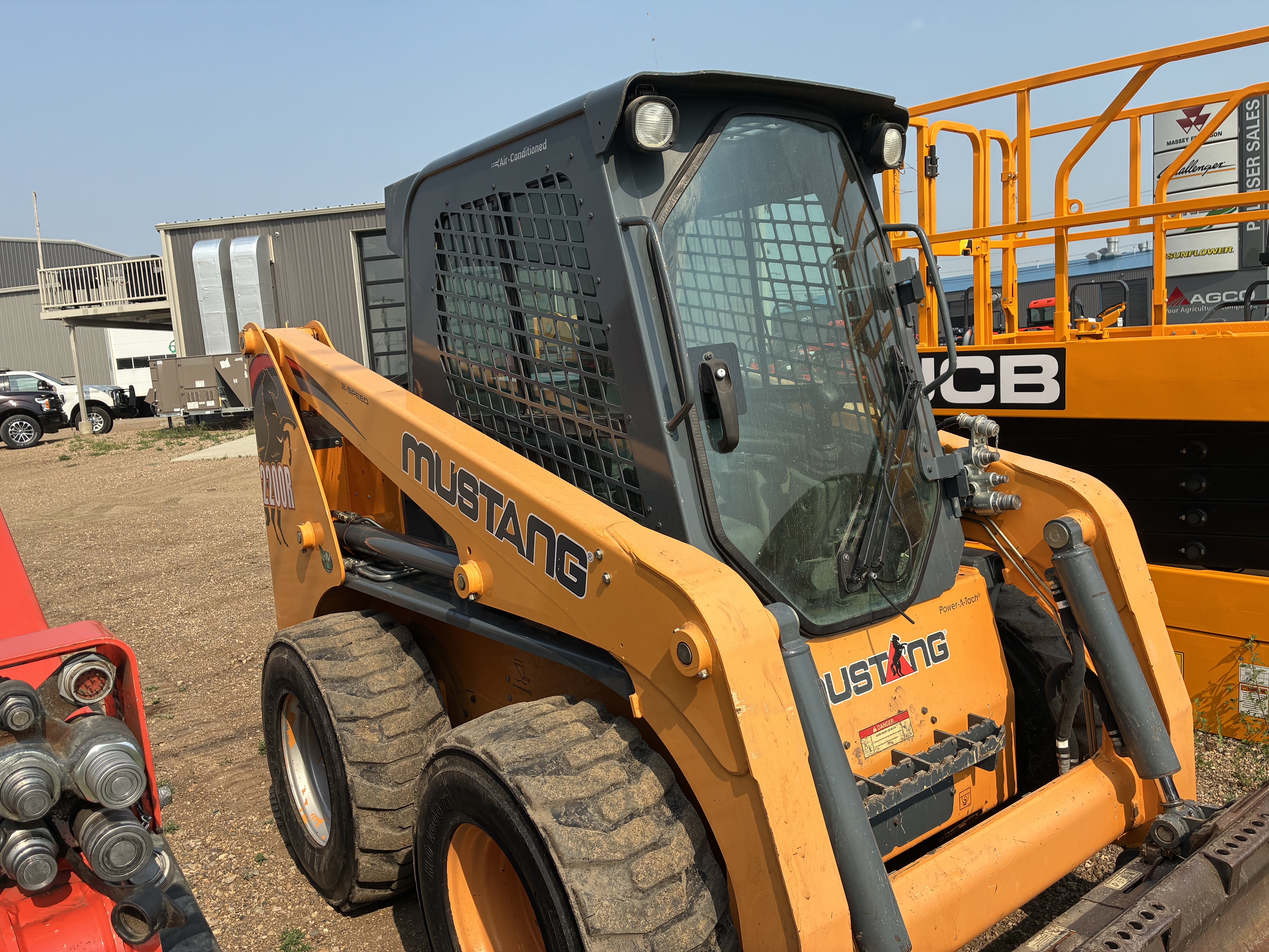 2014 Mustang Mfg. 2200R Skid Steer Loader