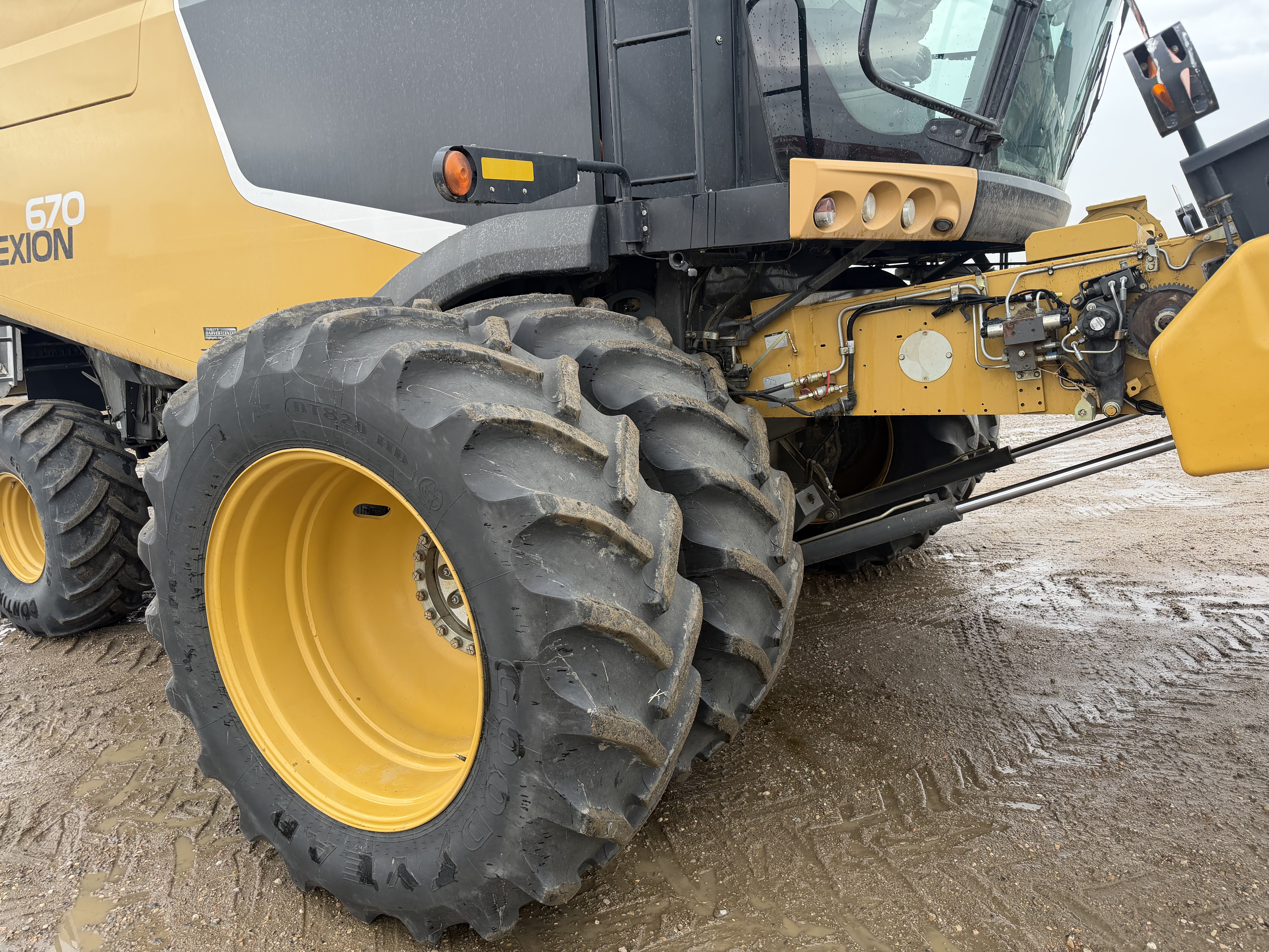 2013 CLAAS 670 Combine