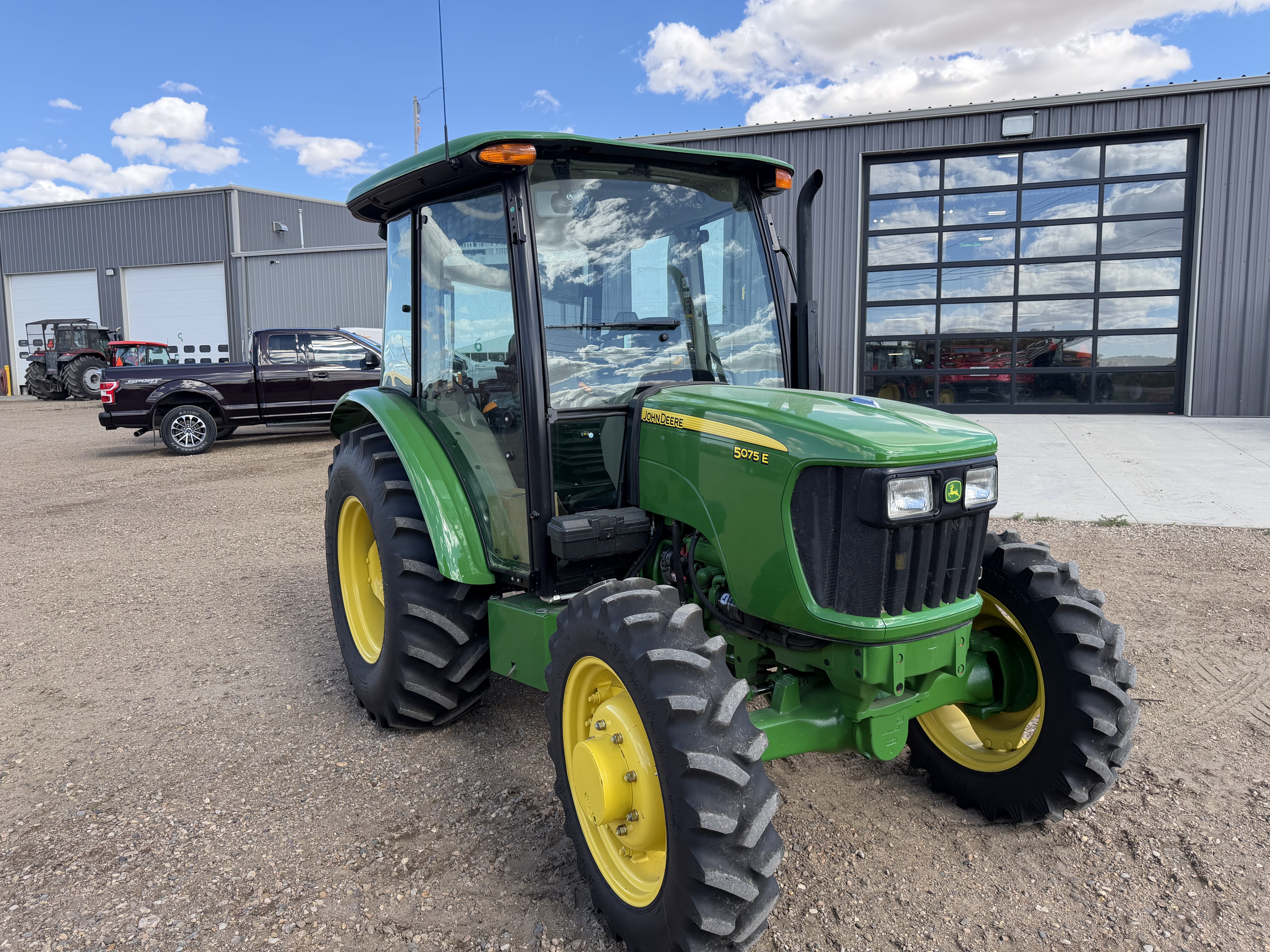 2012 John Deere 5075E Tractor