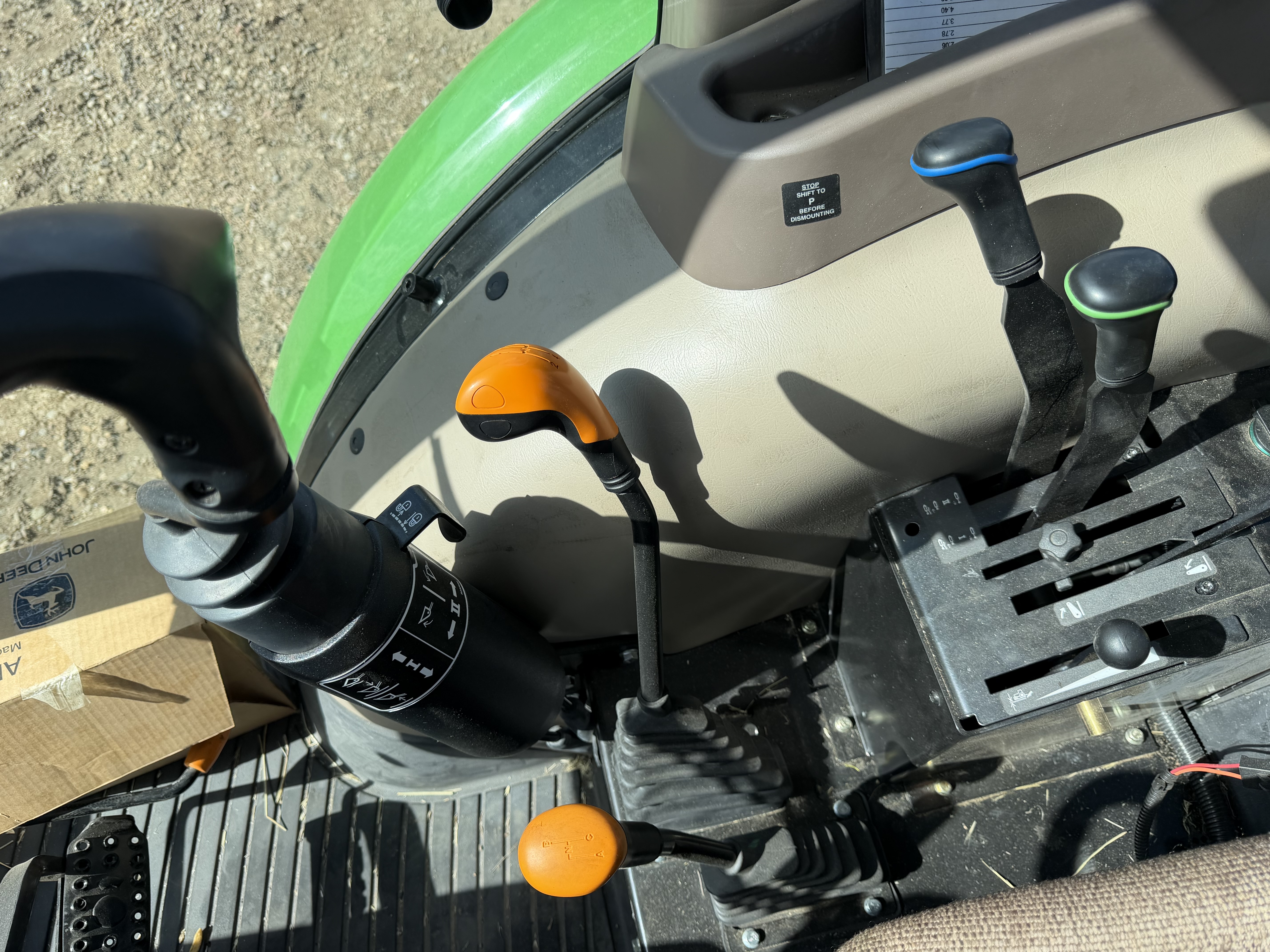 2012 John Deere 5075E Tractor