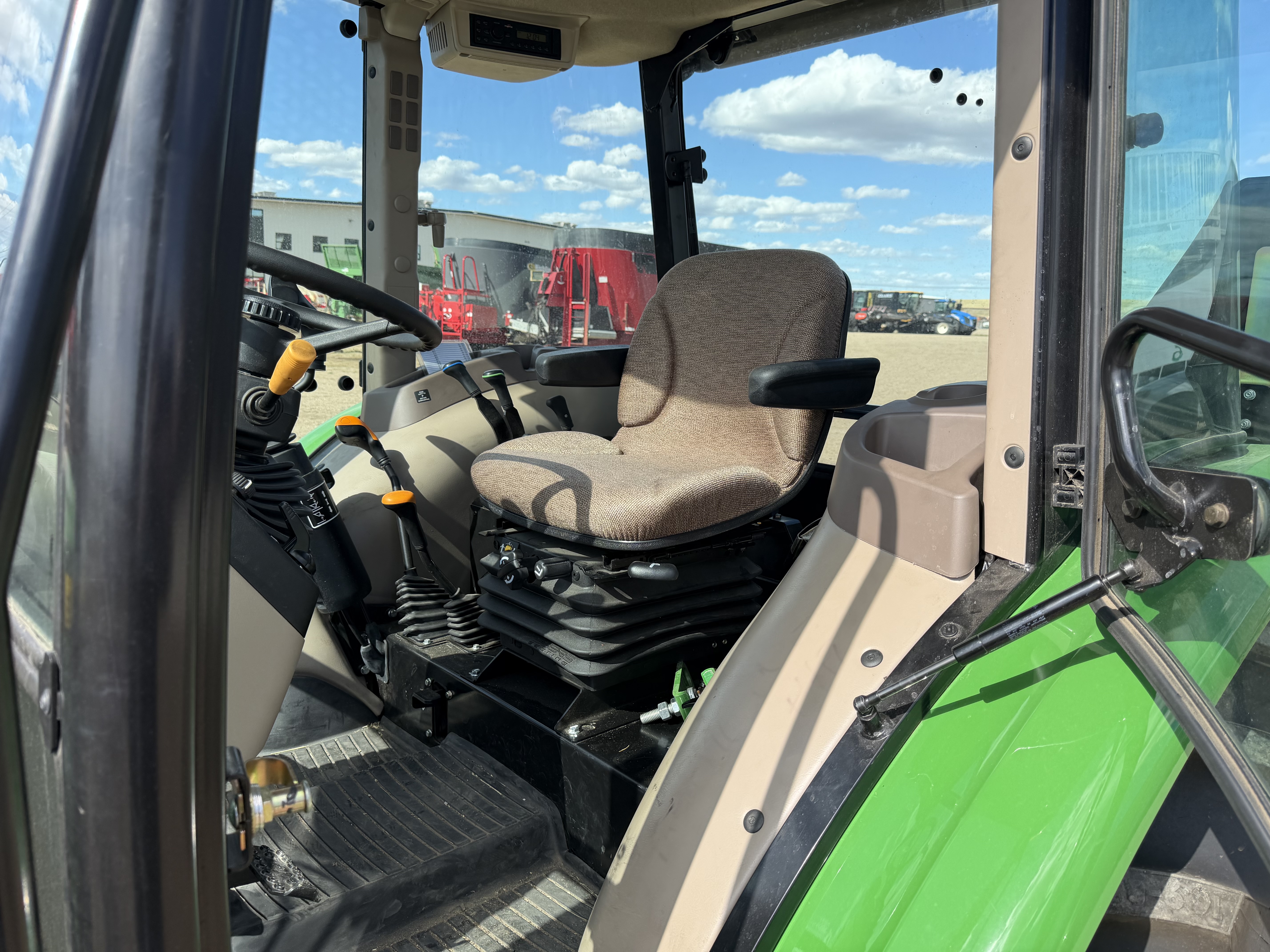 2012 John Deere 5075E Tractor
