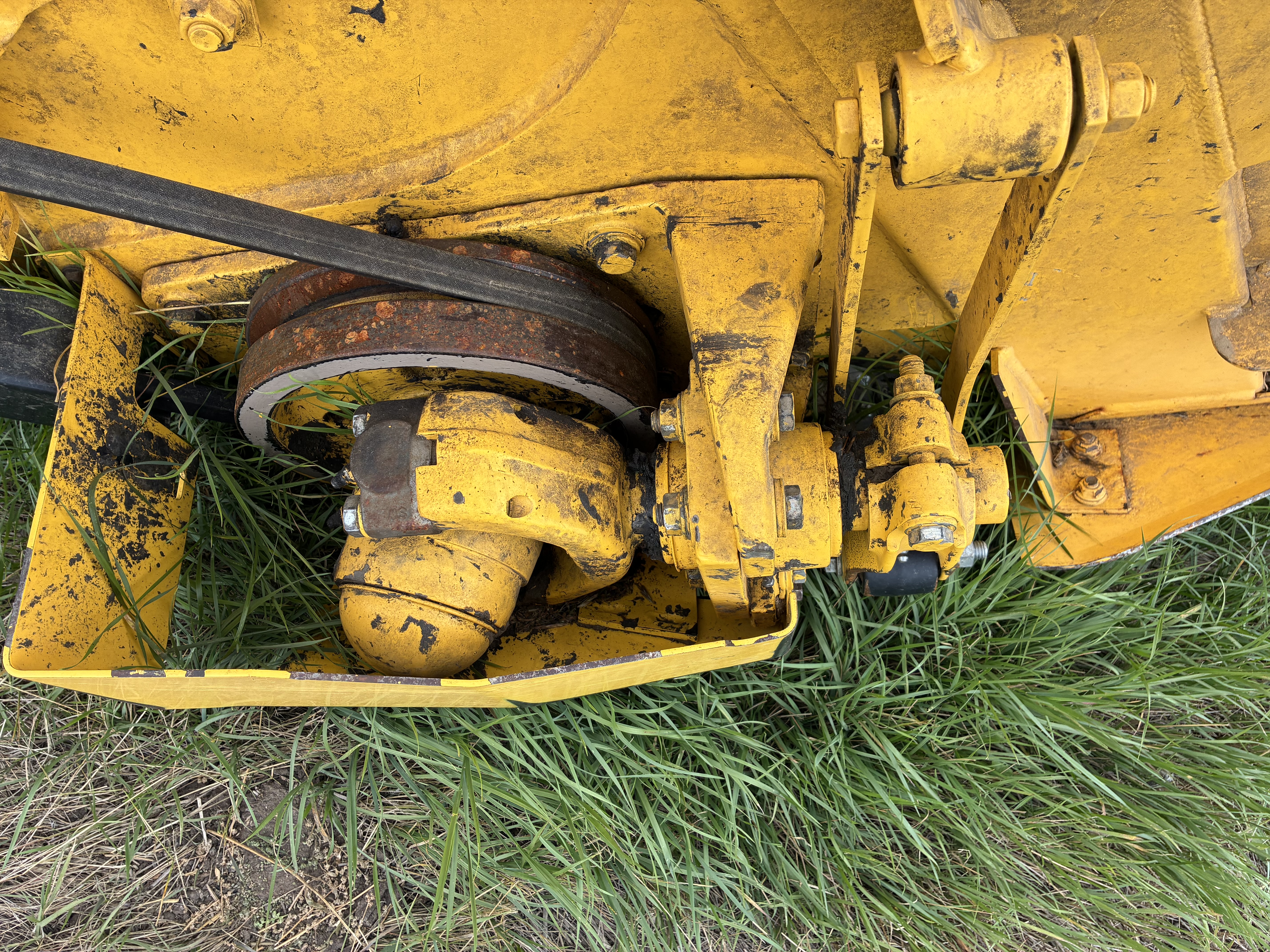 2010 New Holland H7150 Mower Conditioner